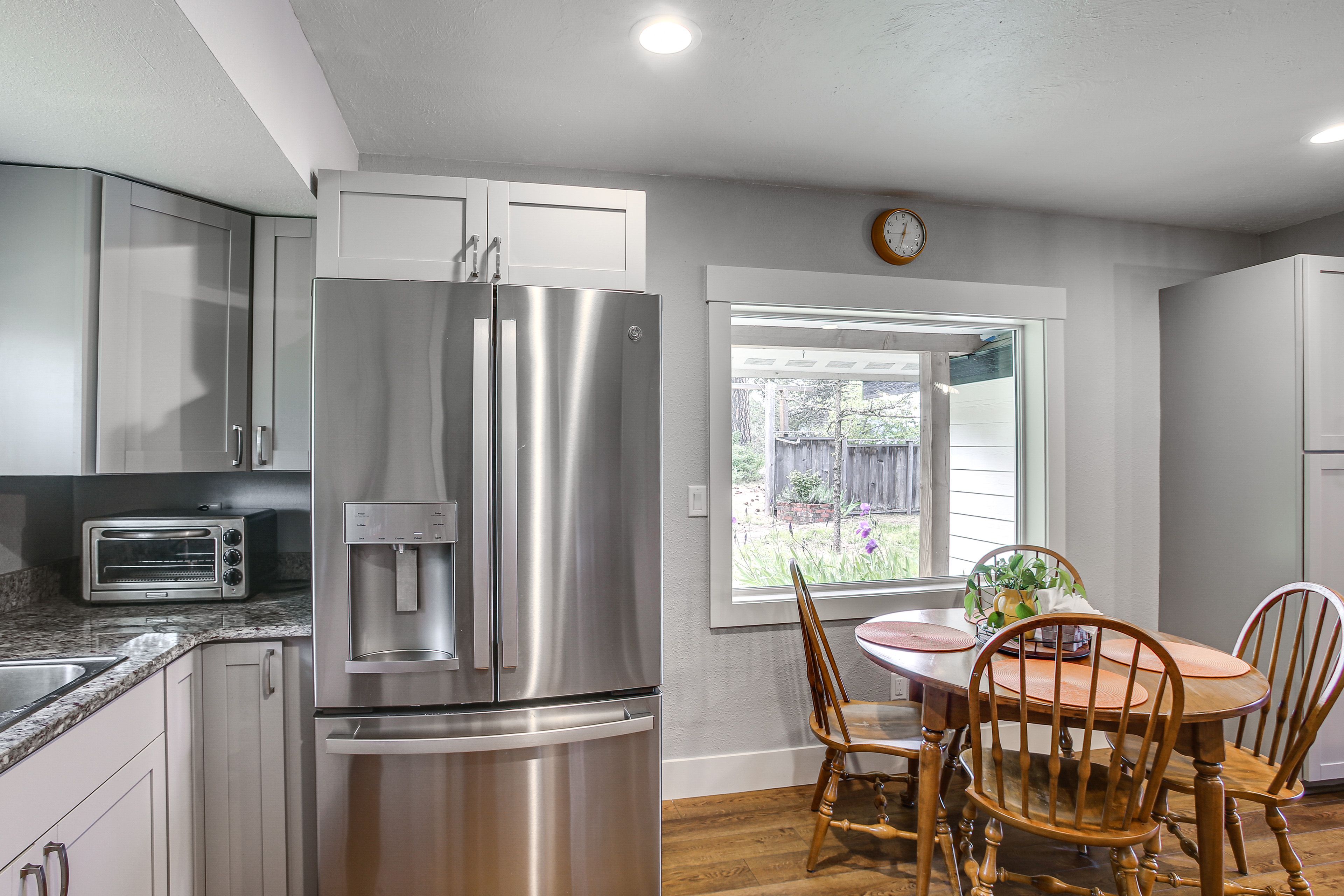 Eat-In Kitchen | 1st Floor