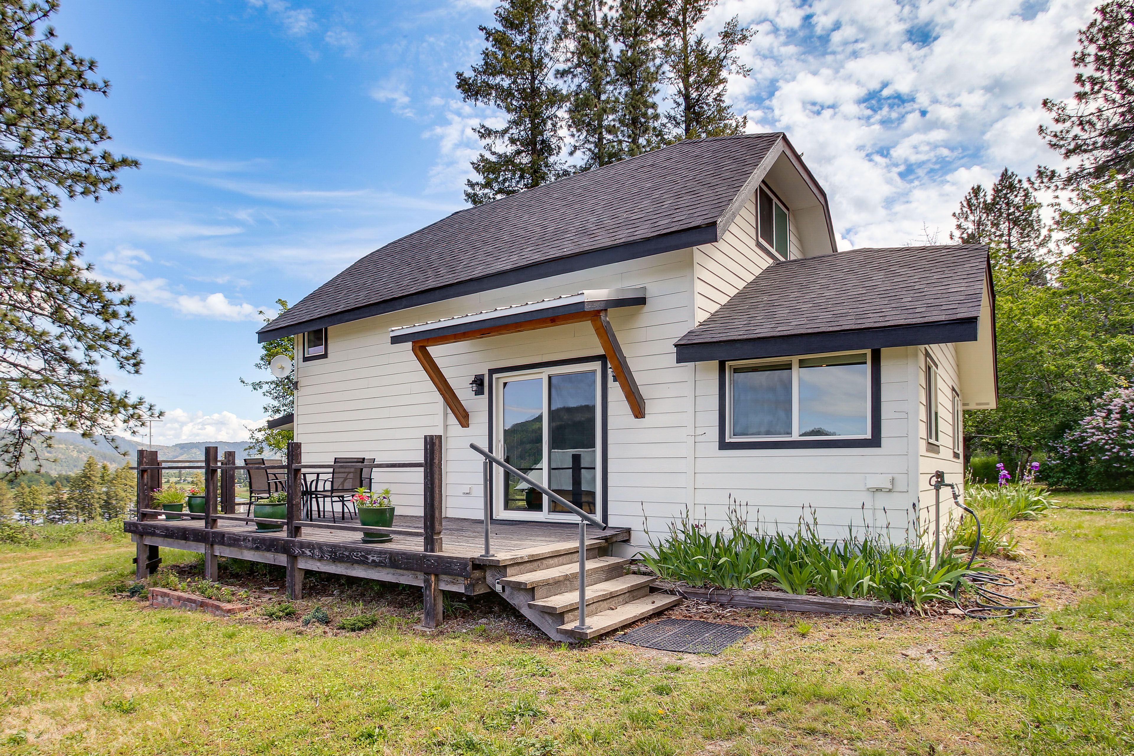 Cataldo Vacation Rental | 3BR | 1BA | 1,642 Sq Ft