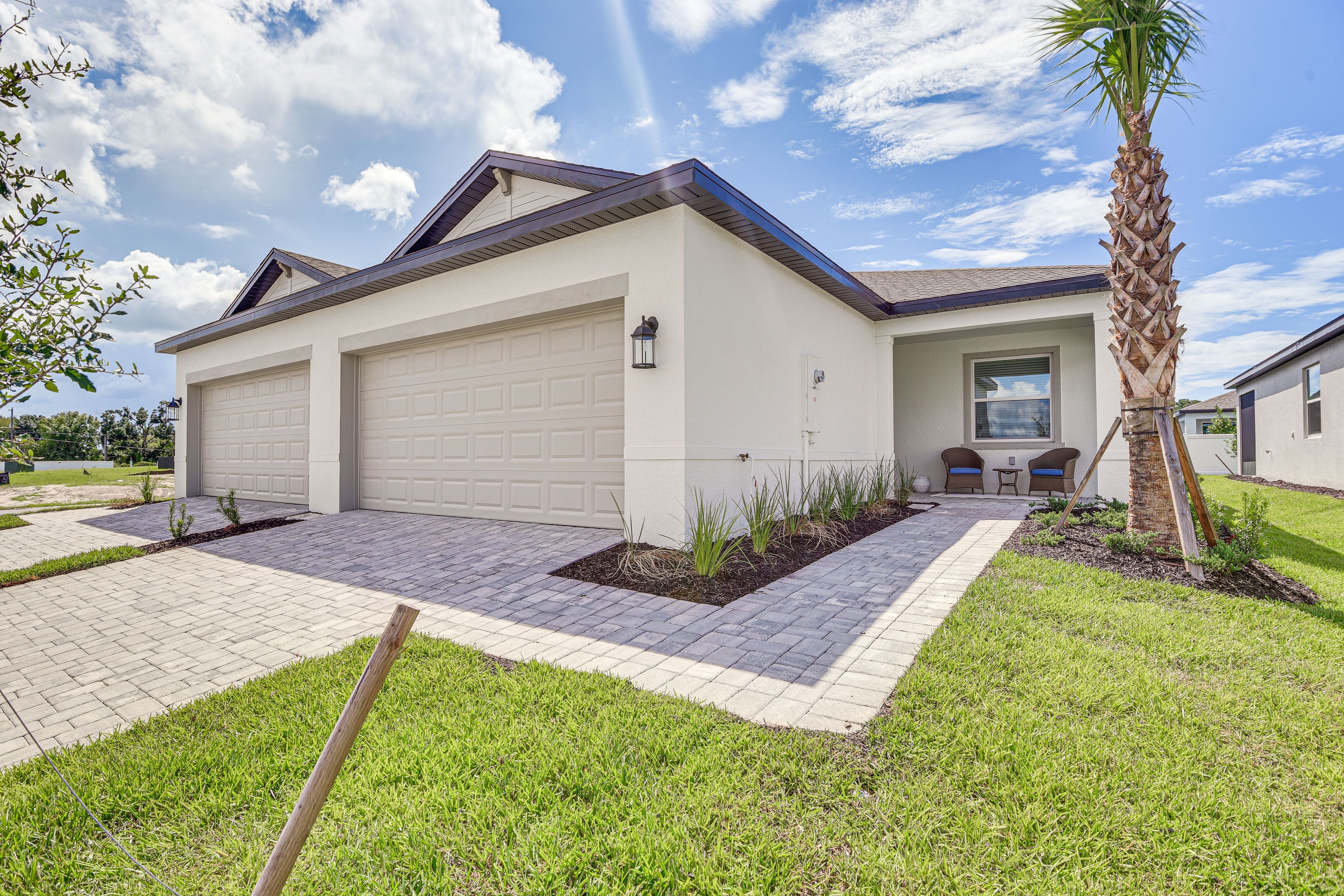 Exterior | Driveway (2 Vehicles)