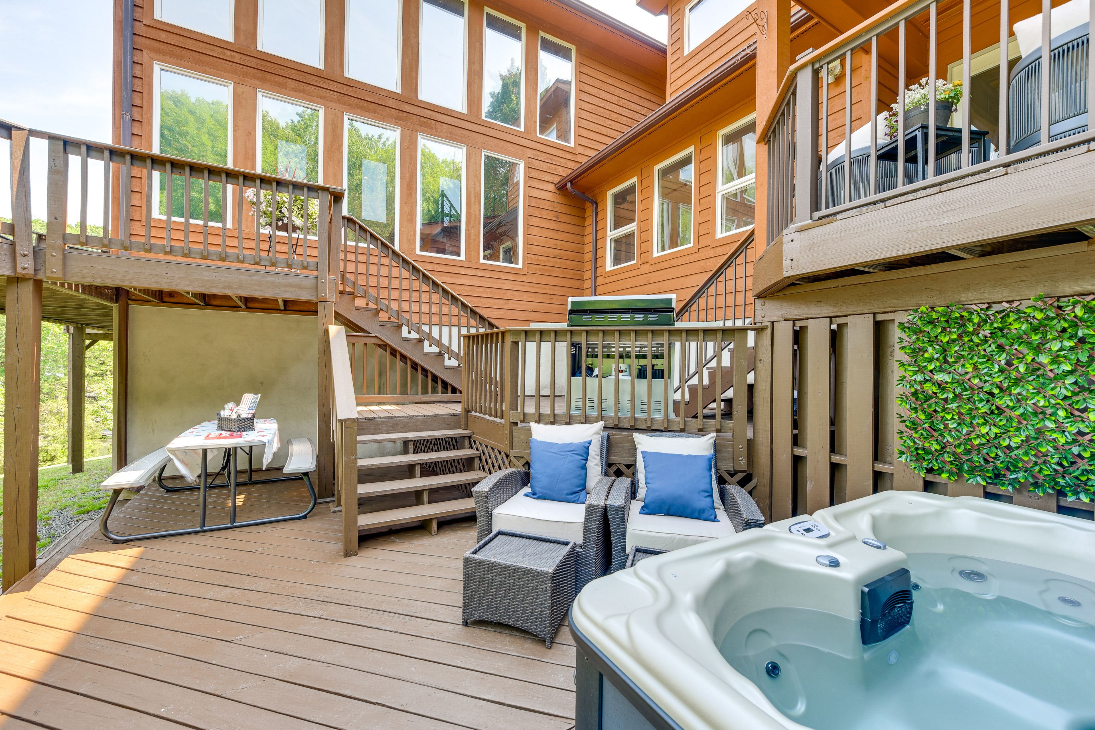 Lower Deck | Private Hot Tub