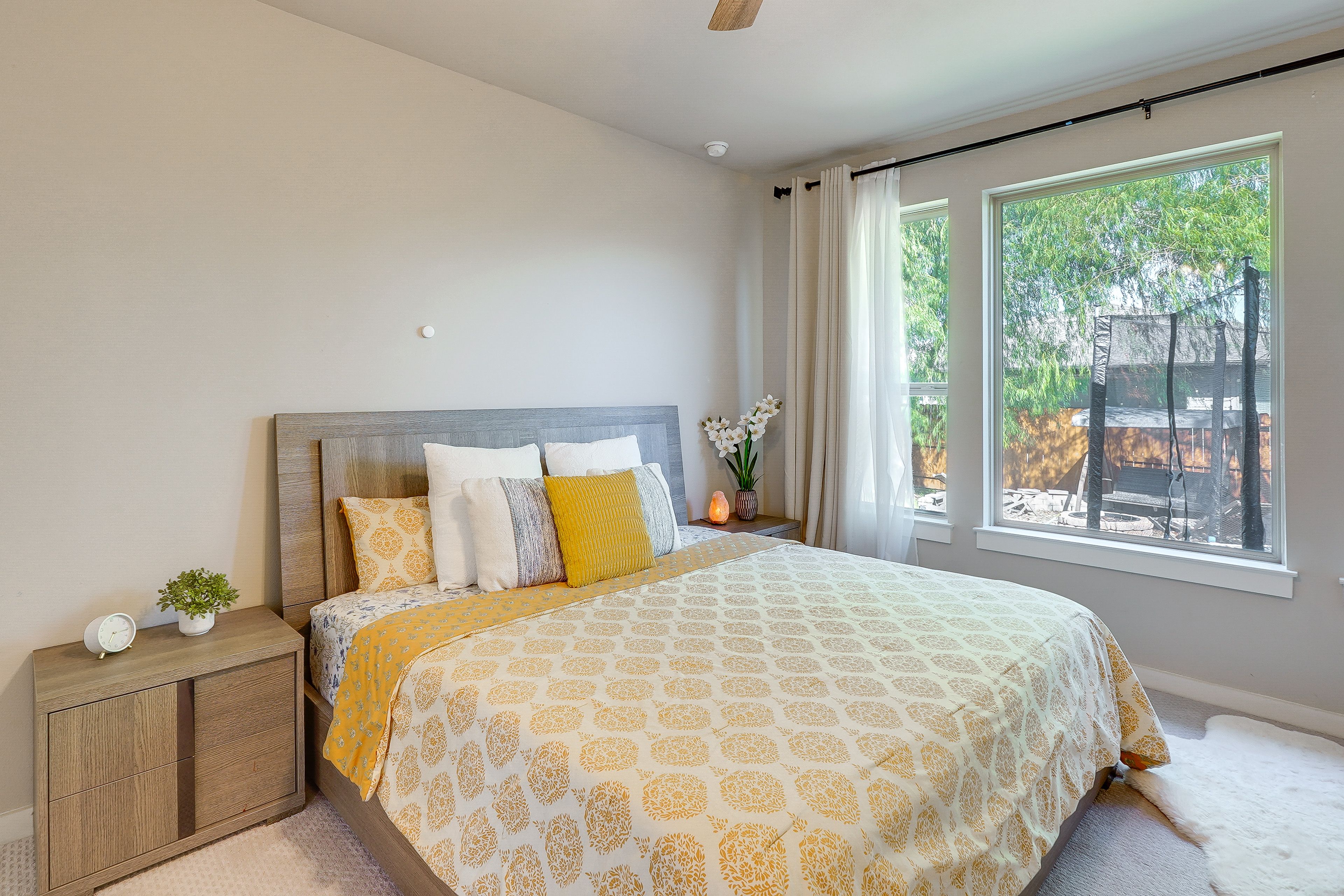 Bedroom 1 | King Bed | 1st Floor