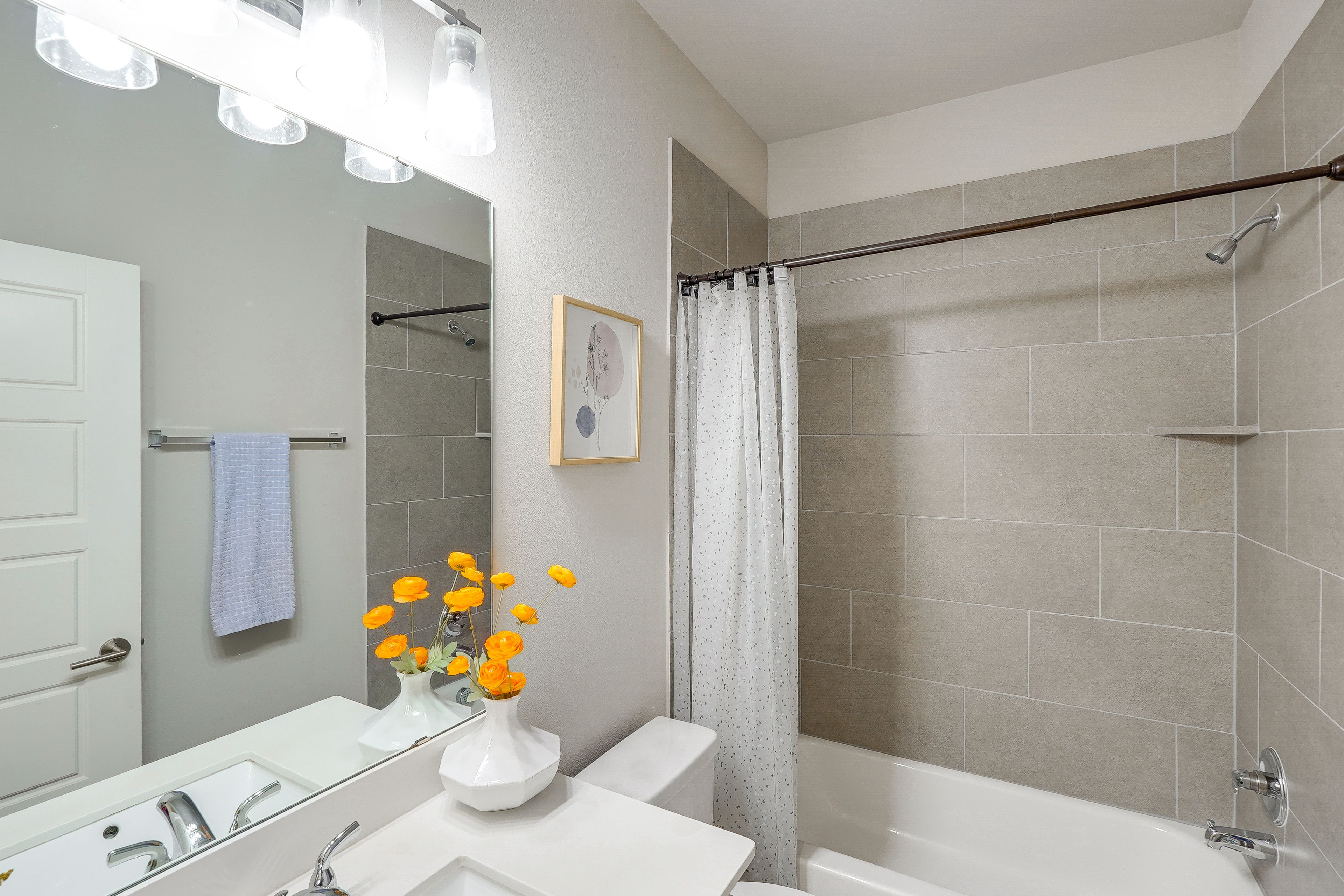 Bathroom | 2nd Floor