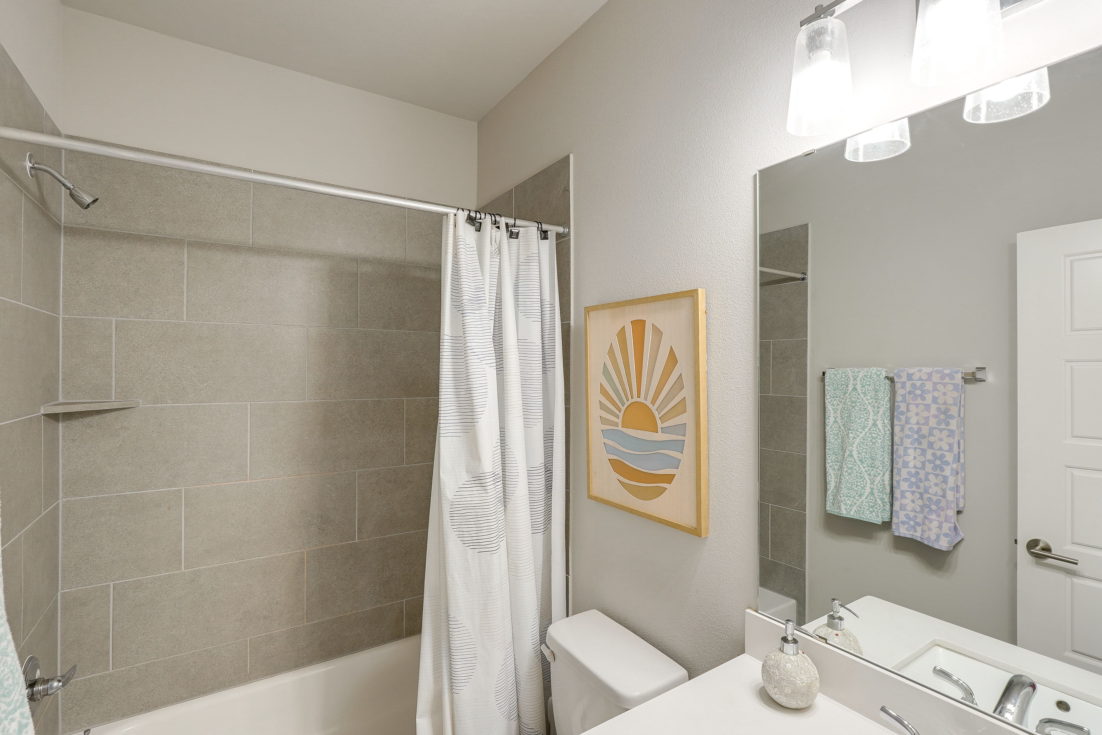 Bathroom | 2nd Floor