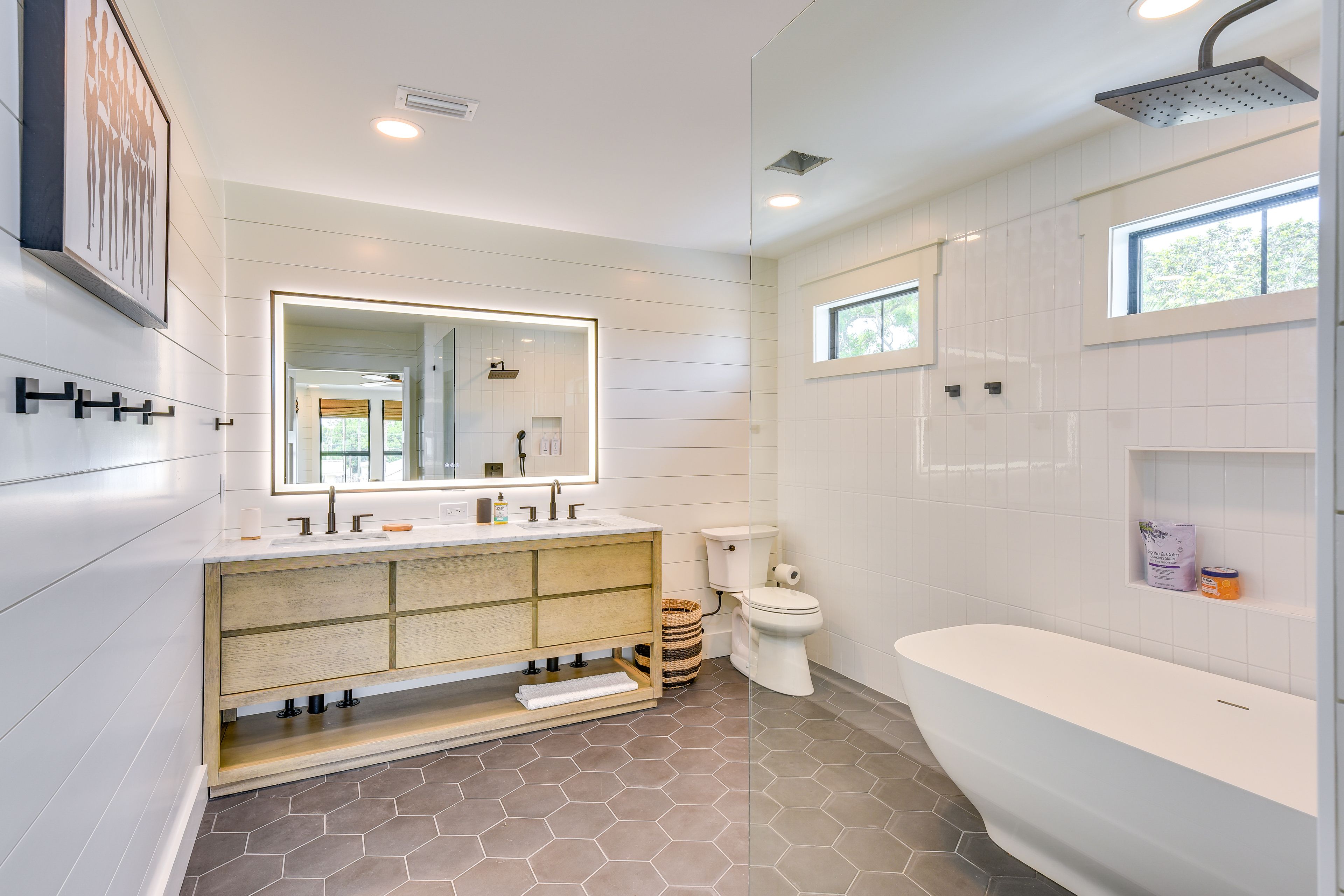 Full Bathroom | 2nd Floor