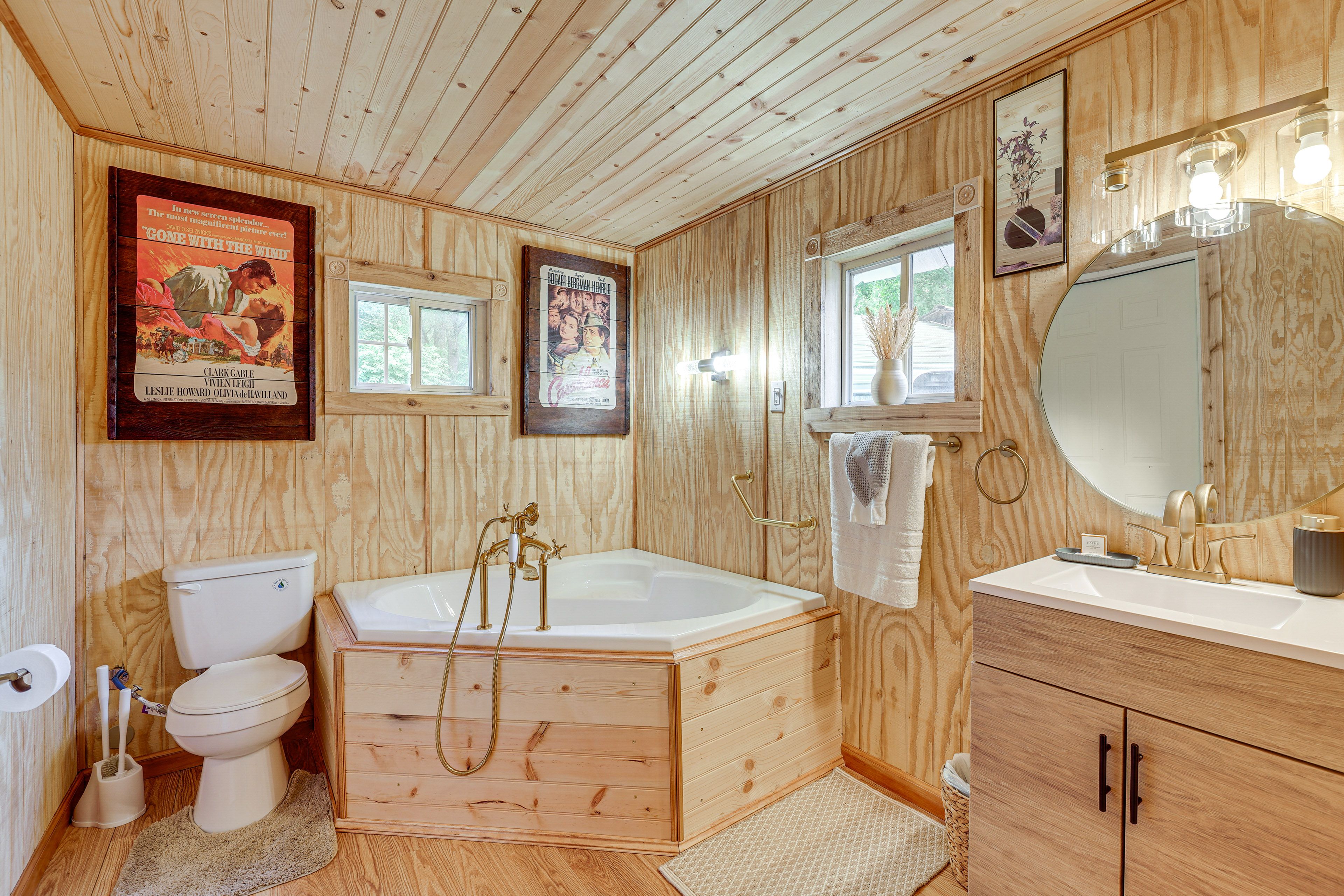 En-Suite Bathroom | Jacuzzi Tub