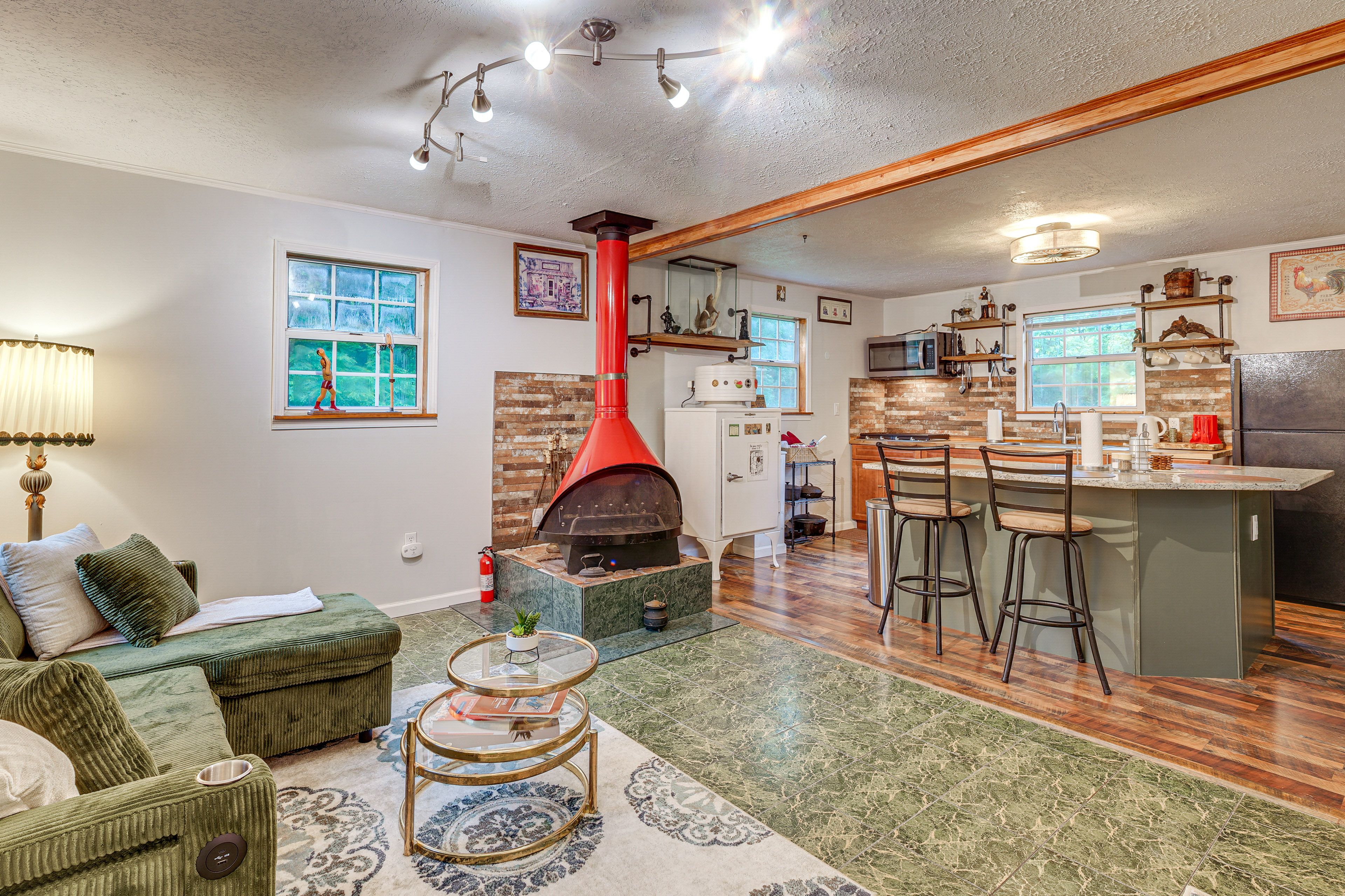 Interior | Open Floor Plan | Free WiFi