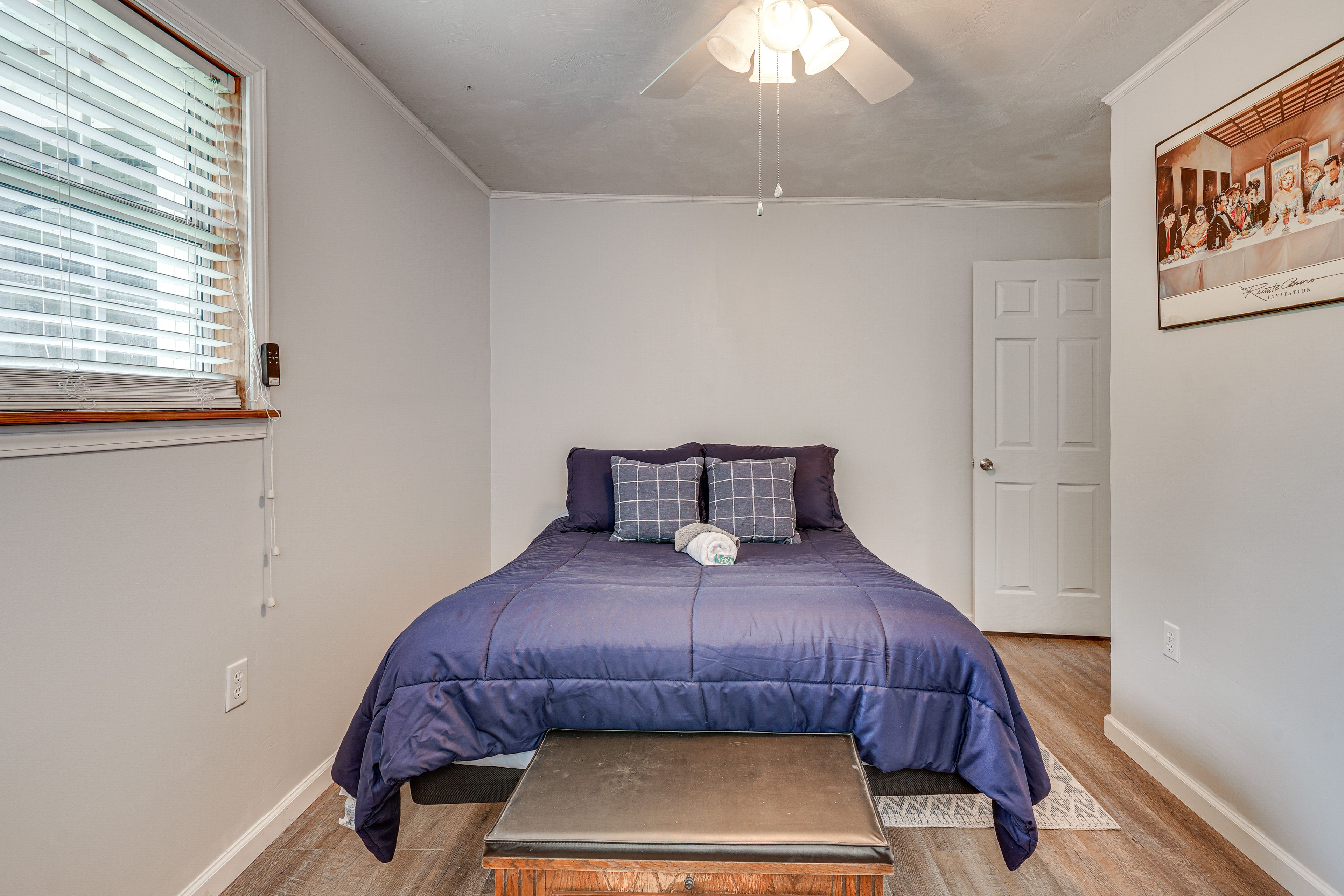 Bedroom 2 | Queen Bed