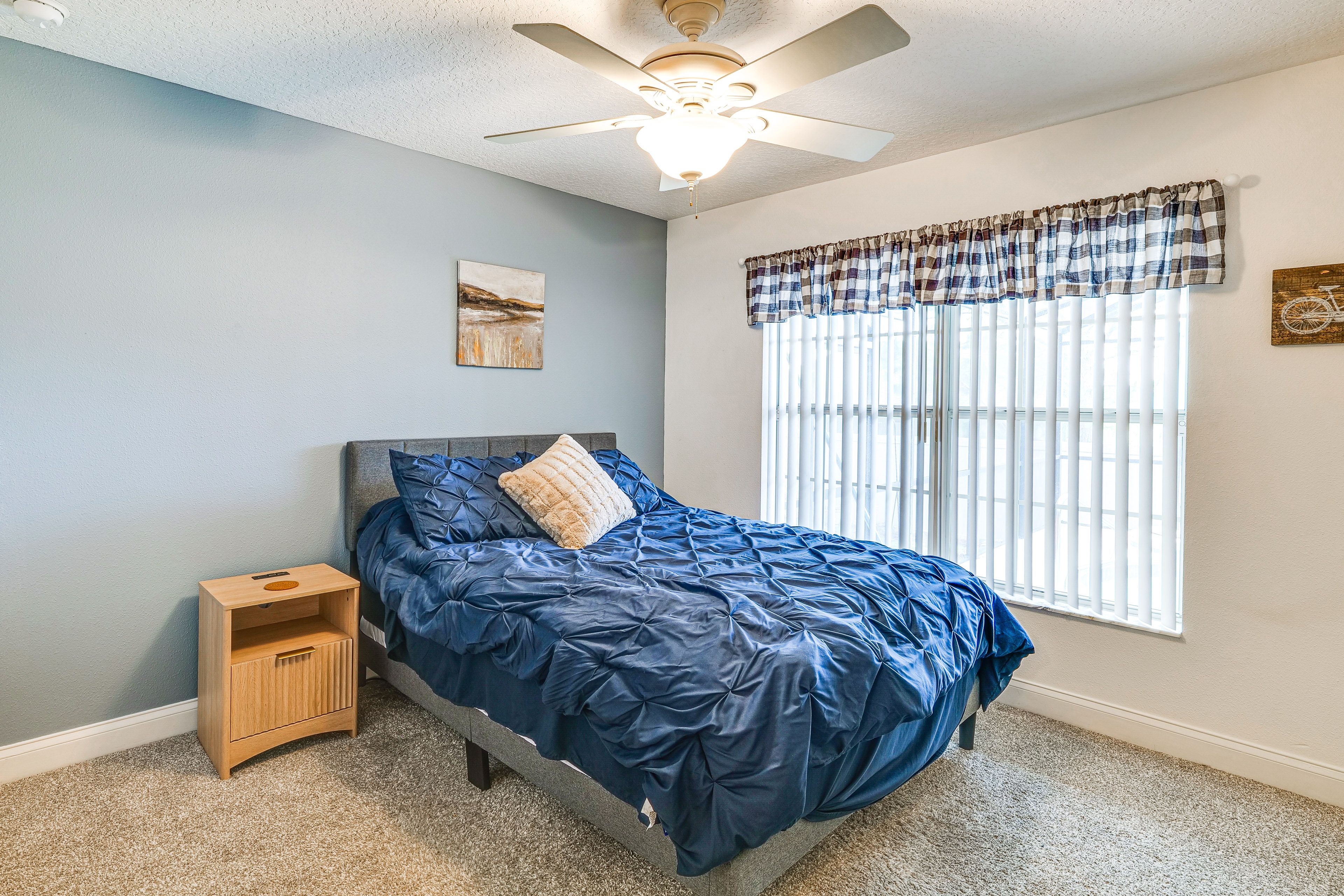 Bedroom 3 | Queen Bed