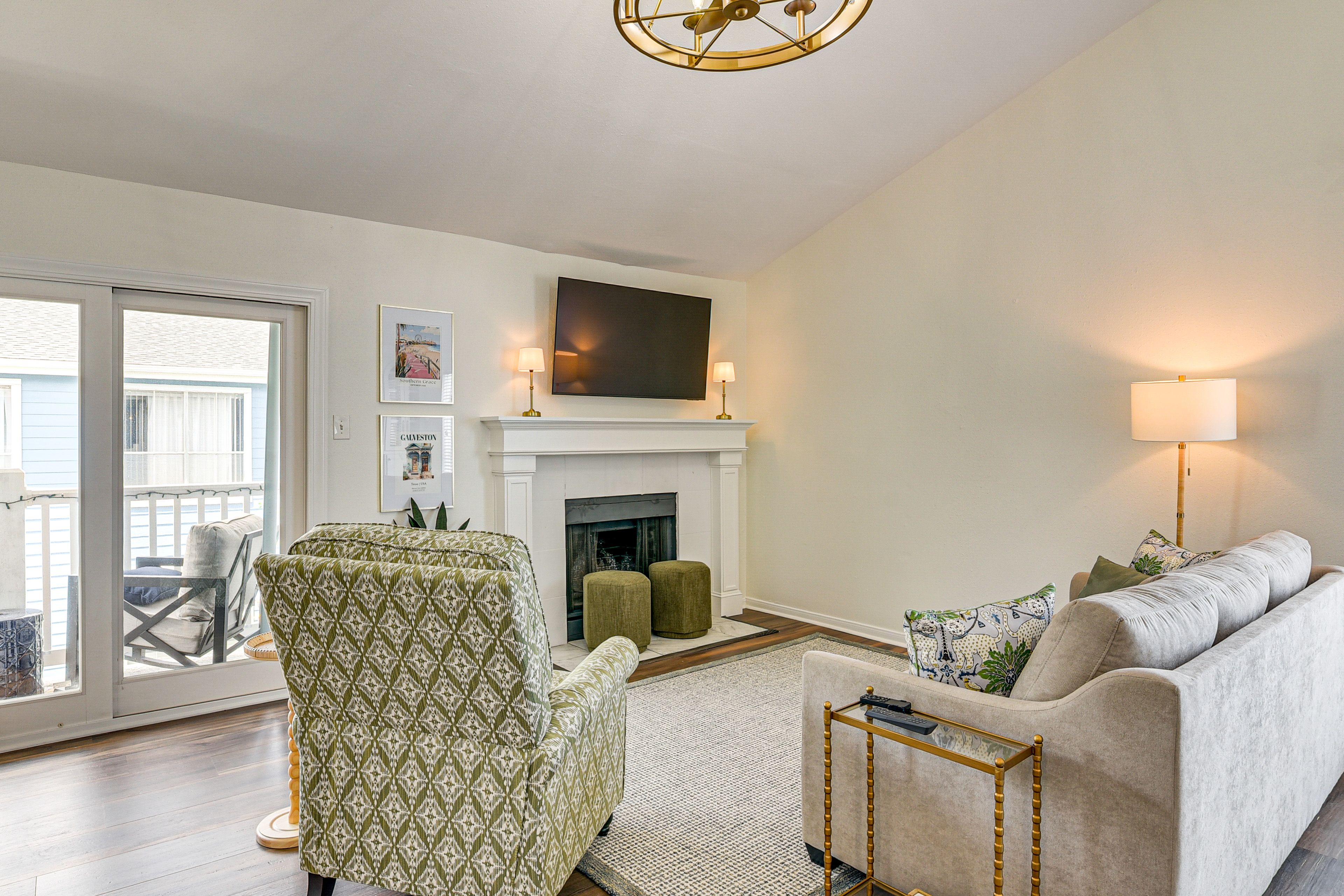 Living Room | Queen Sleeper Sofa | 1st Floor