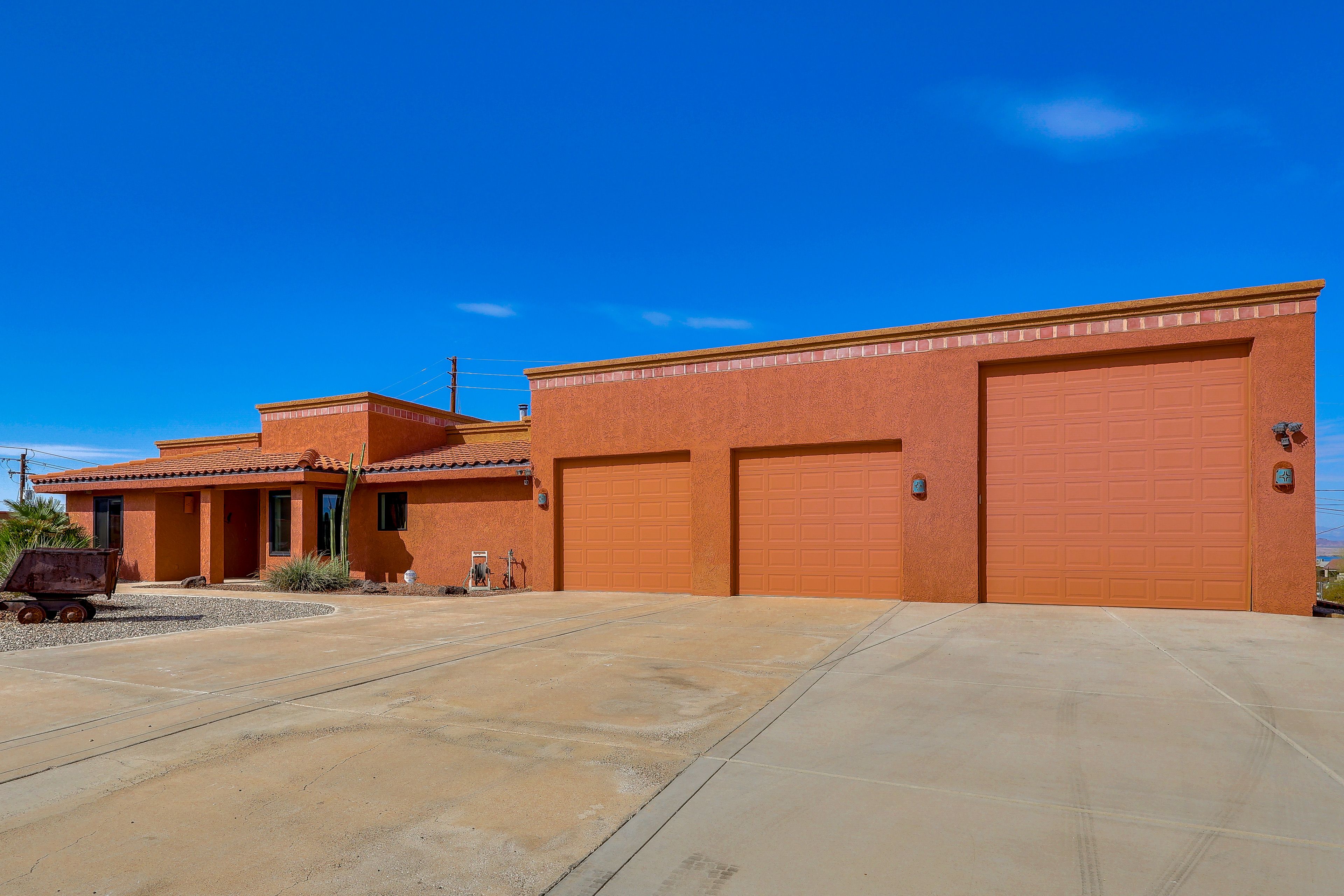 Parking | Garage (2 Vehicles) | Driveway (3 Vehicles)