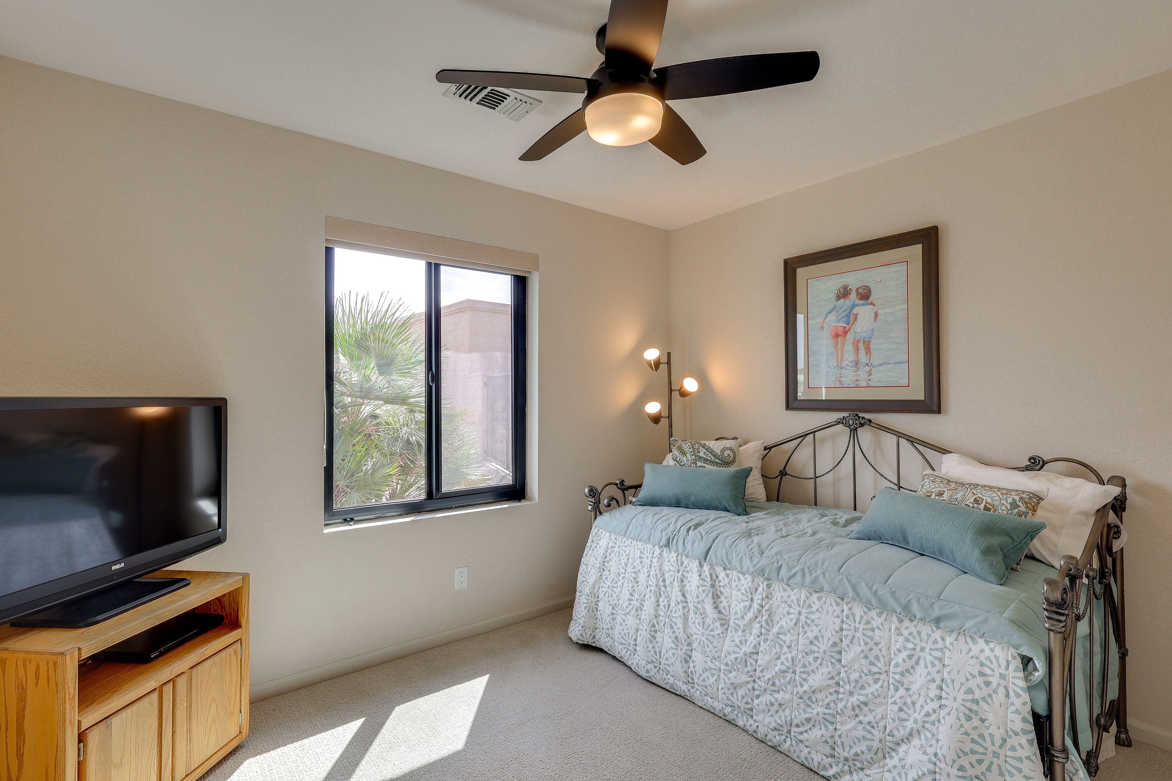 Bedroom 3 | Twin Daybed w/ Twin Trundle