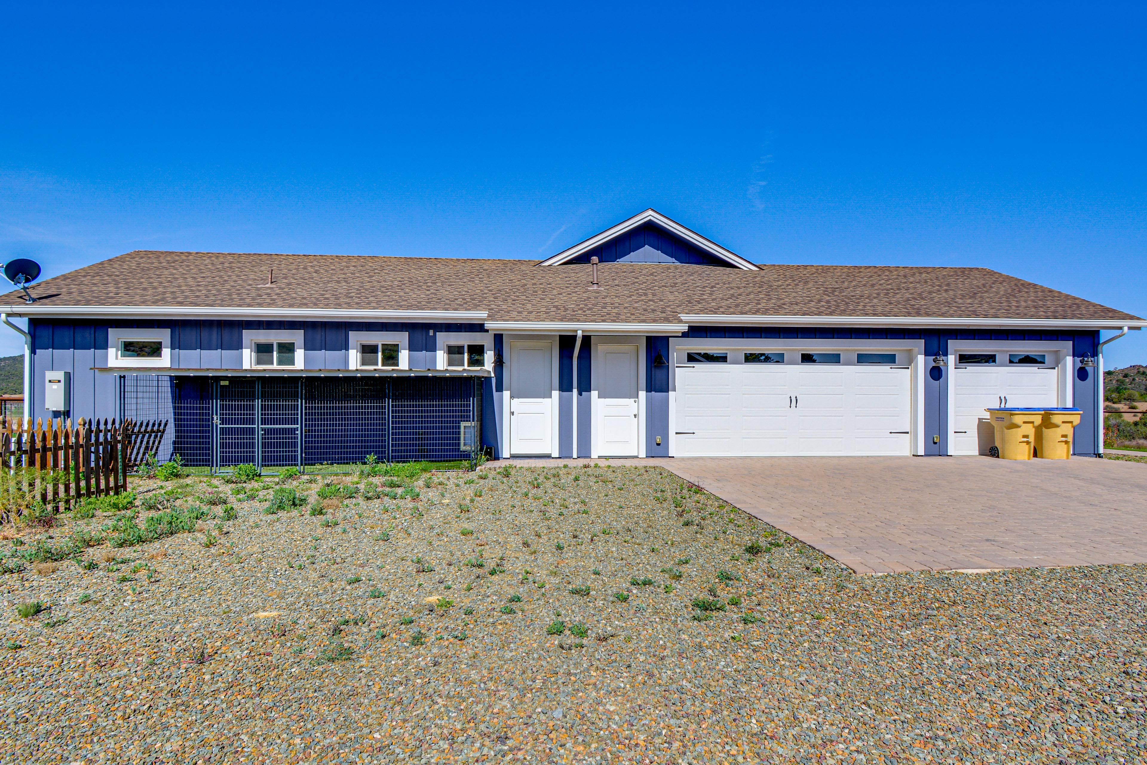 Parking | Driveway (3 Vehicles) | Gravel Area (6 Vehicles) | RV/Trailer Parking