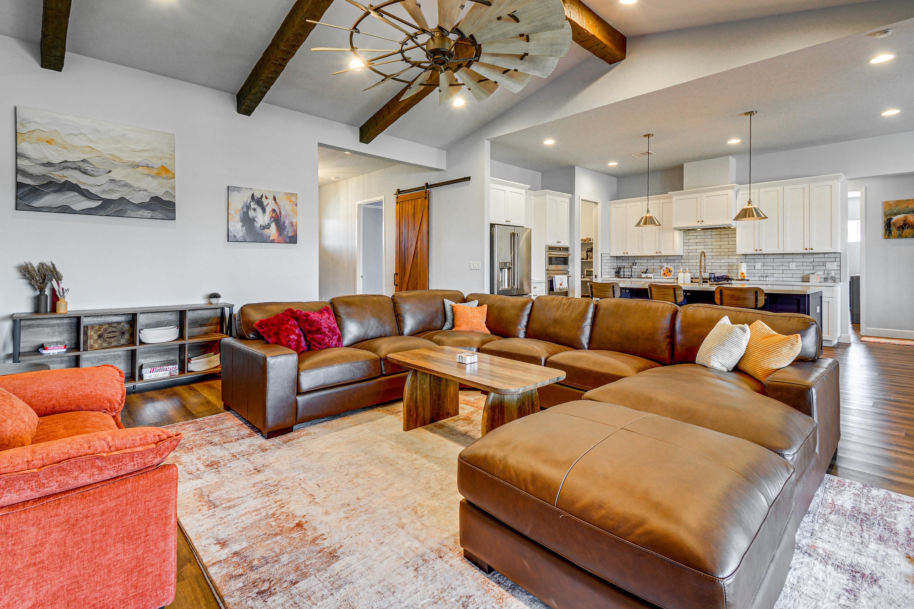 Living Room | Smart TV | Books | Games