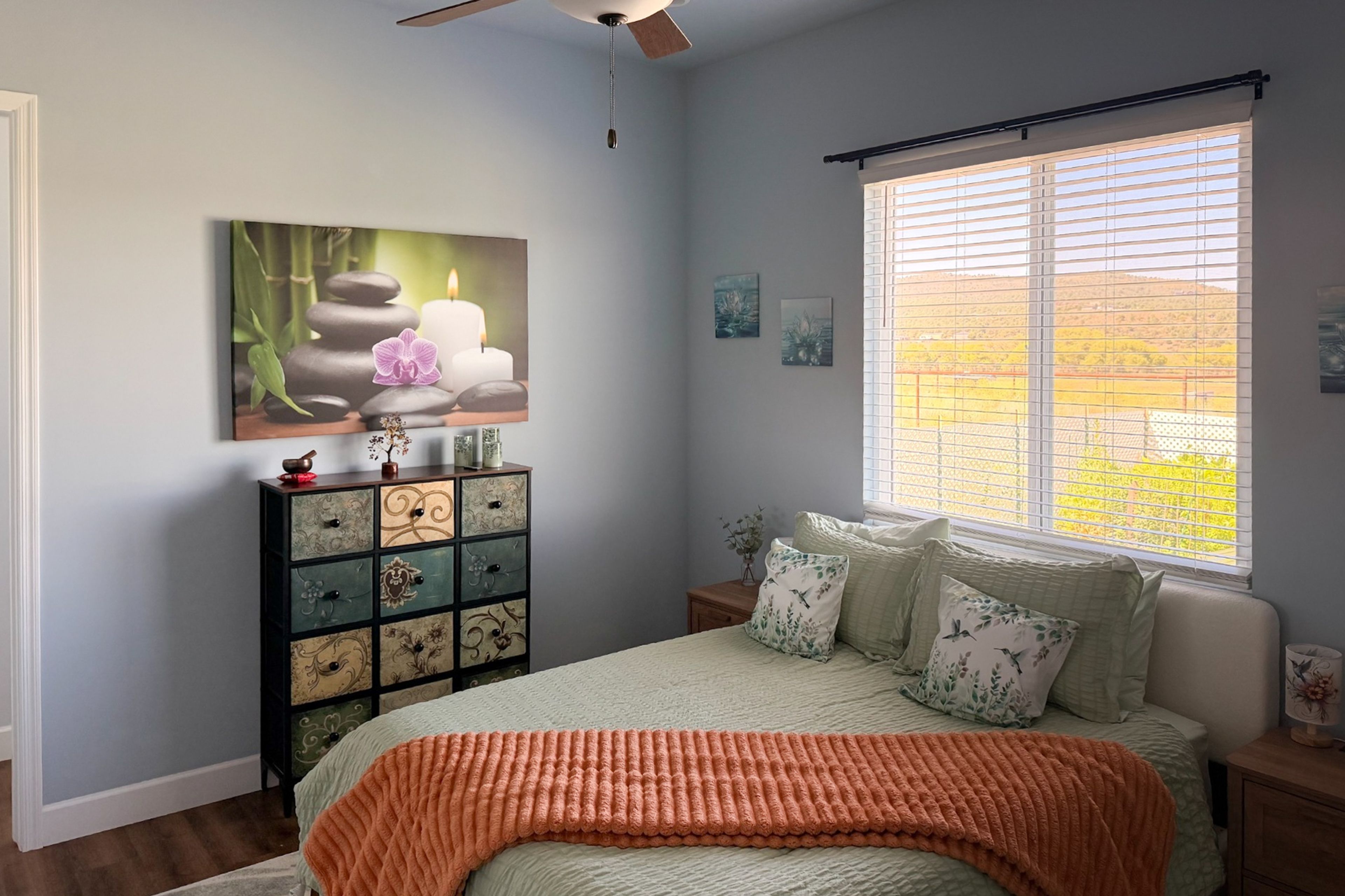 Bedroom 2 | Queen Bed