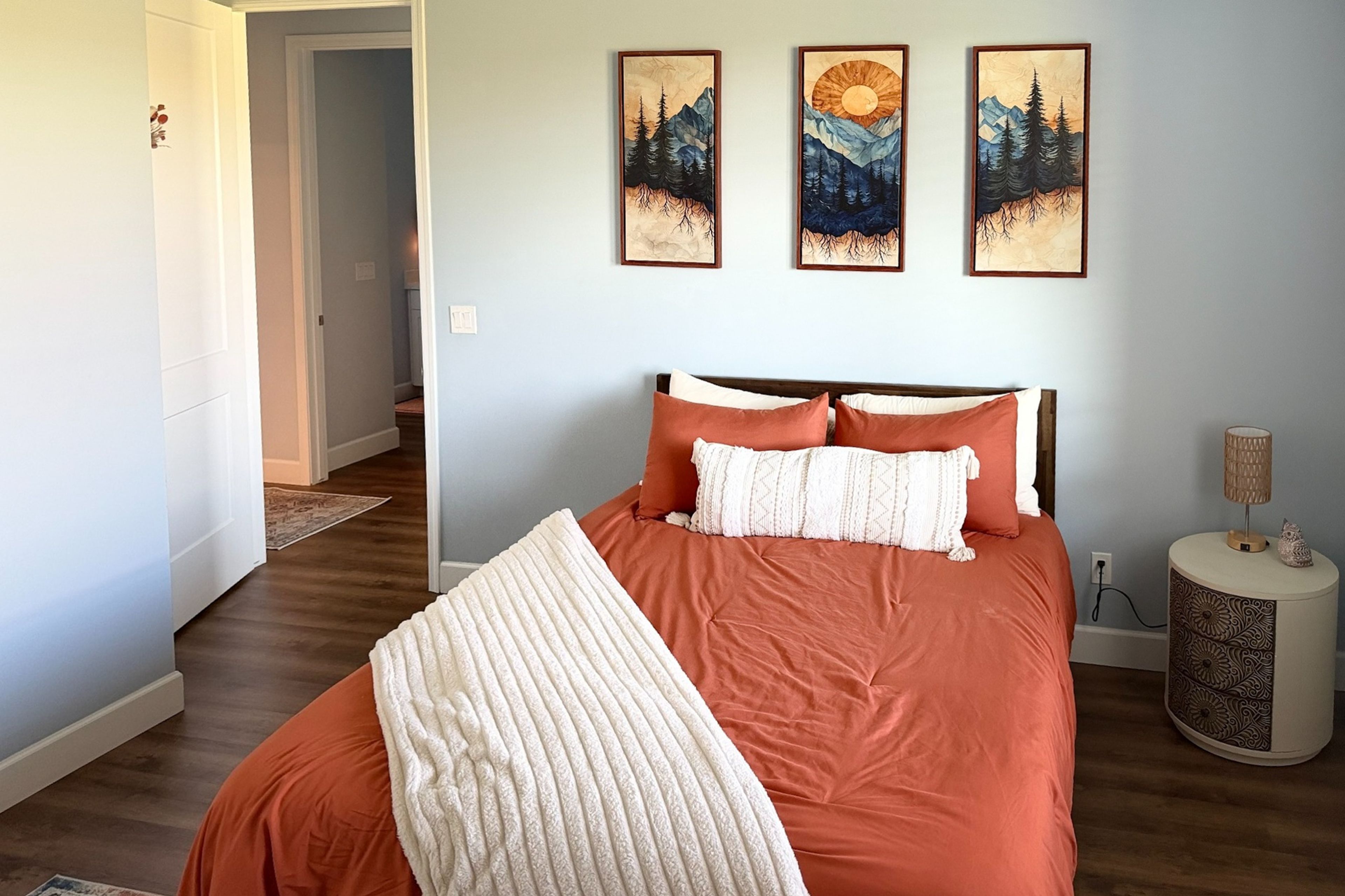 Bedroom 3 | Queen Bed | Smart TV