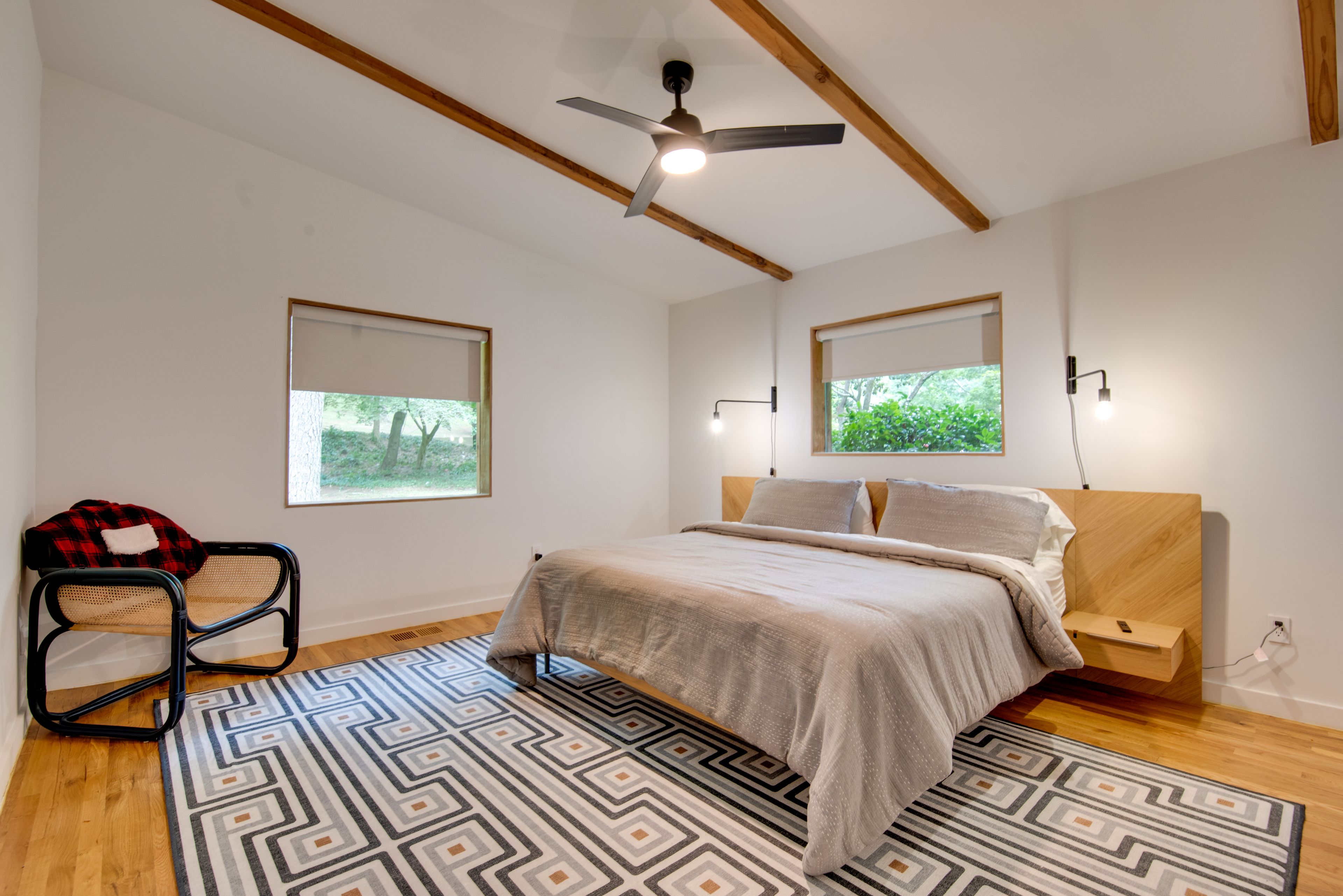 Bedroom 1 | King Bed | Smart TV