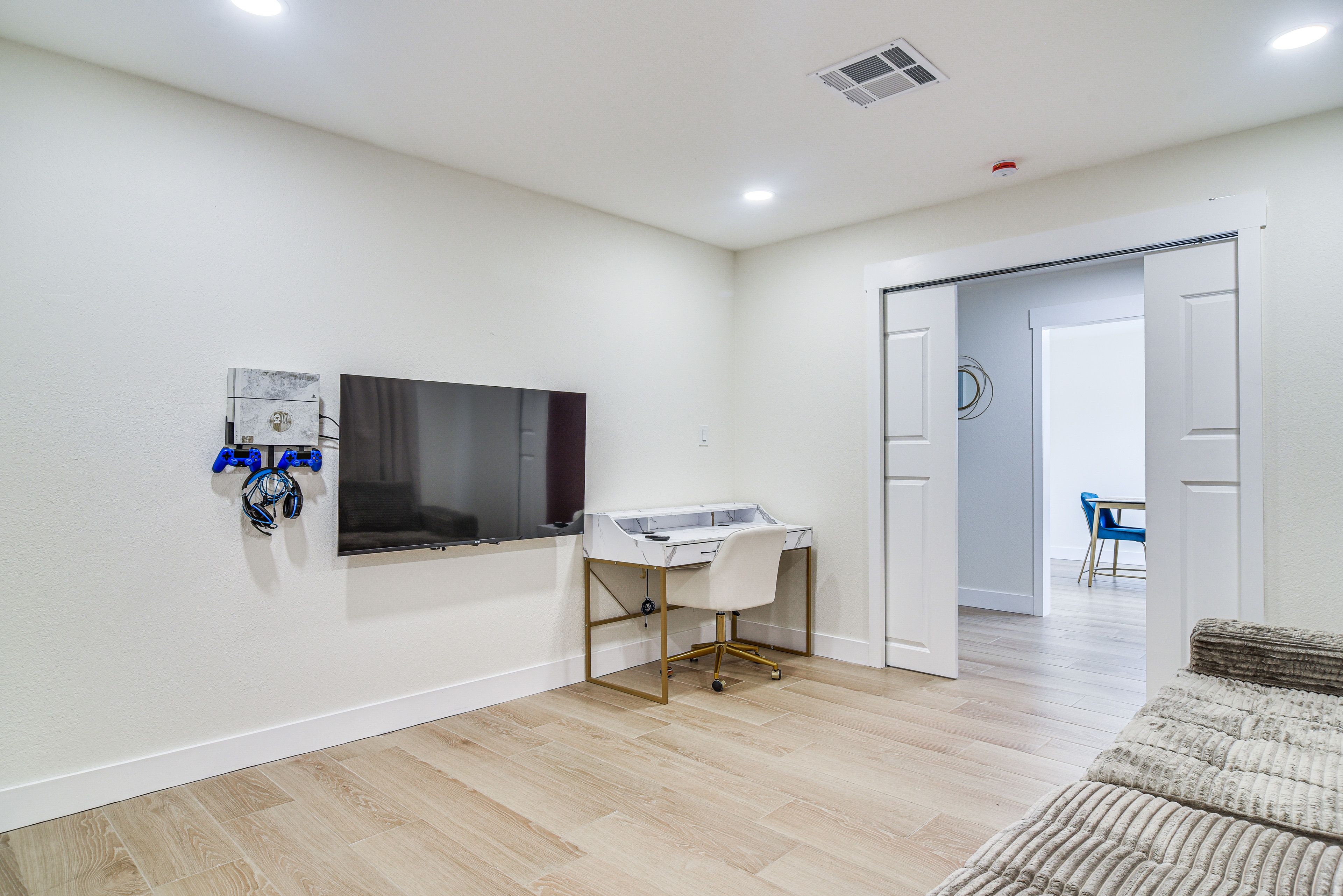 Entertainment Room | Dedicated Workspace | Gaming Console