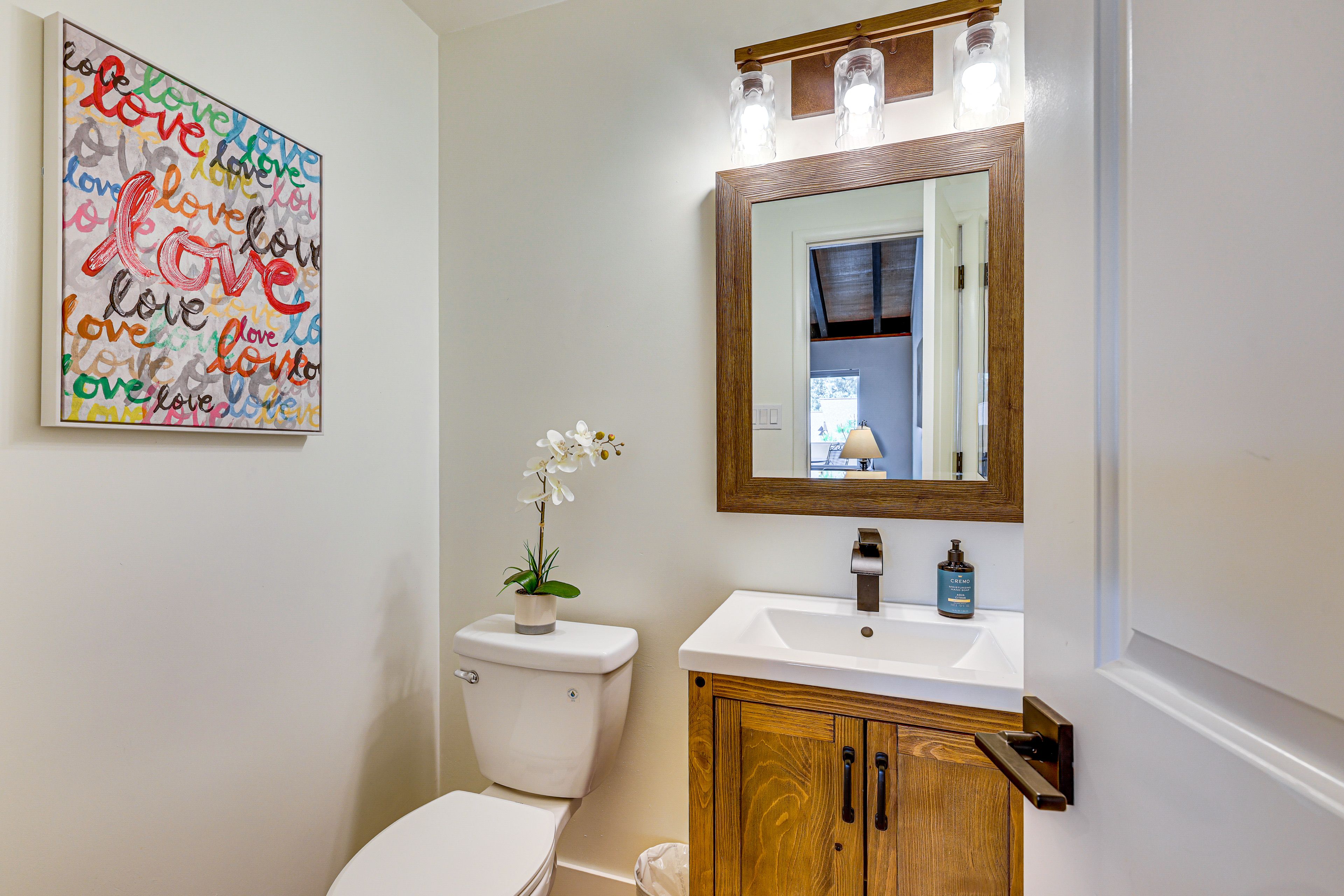 Half Bathroom | 1st Floor