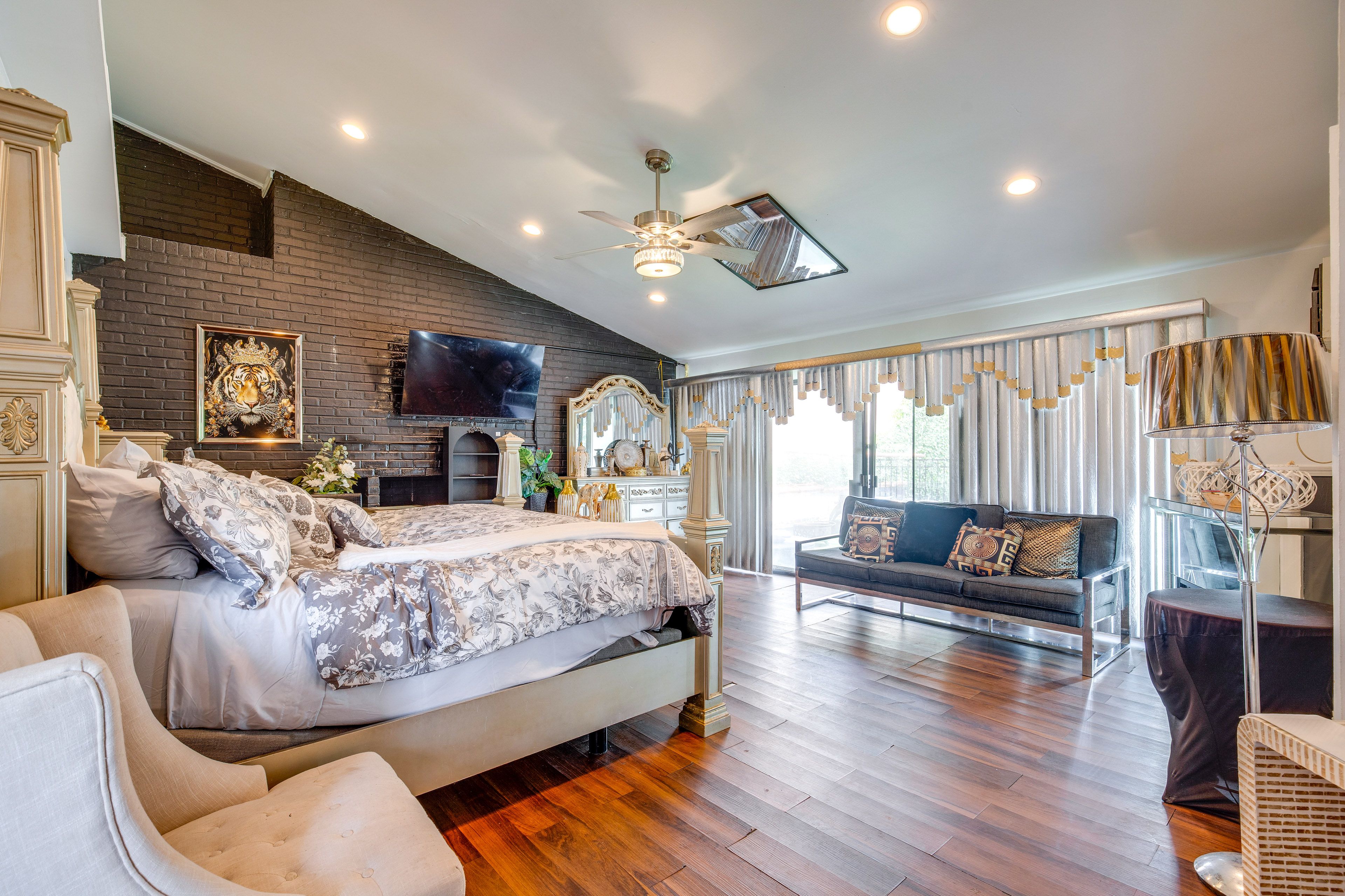 Bedroom 2 | King Bed