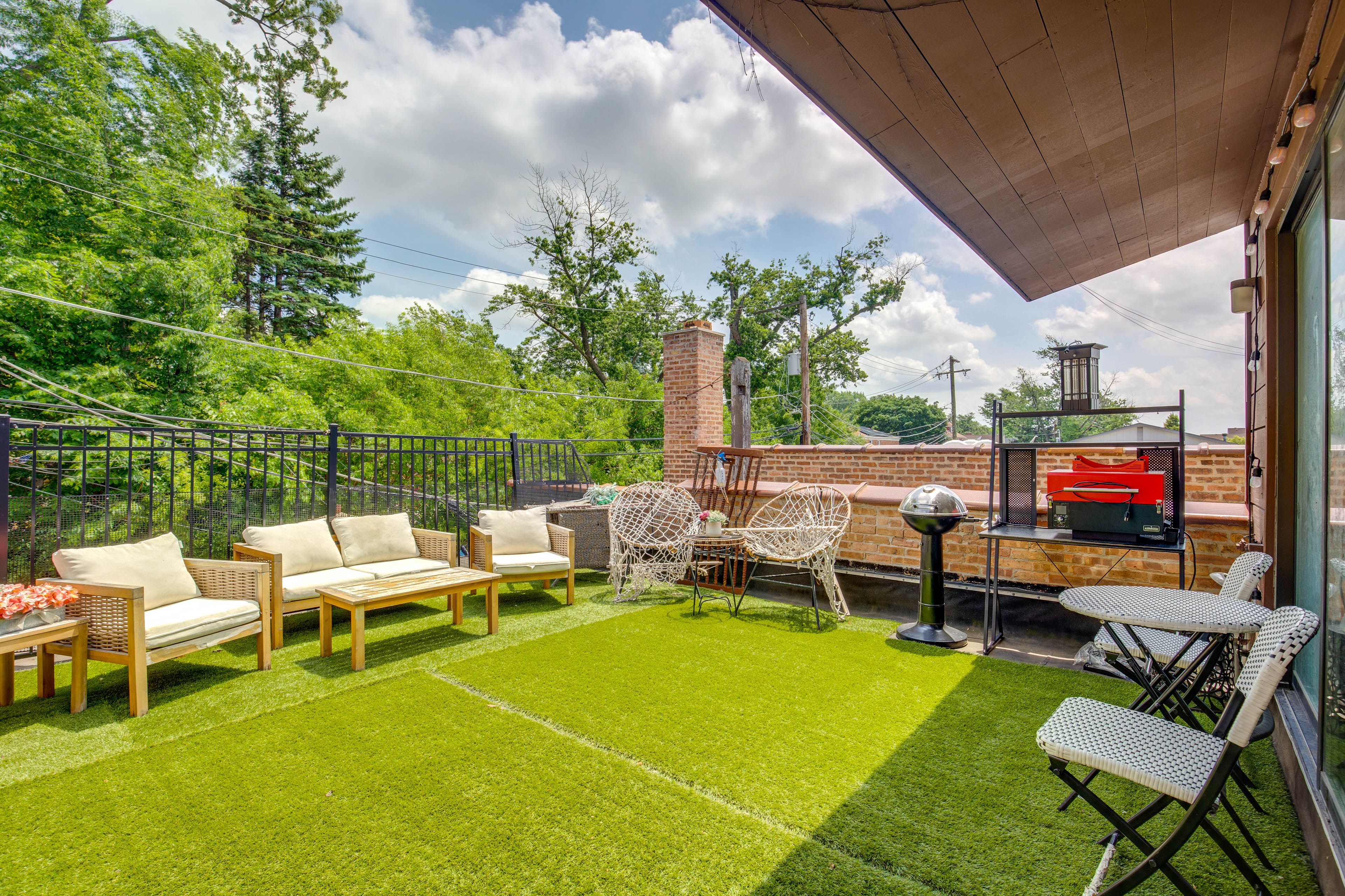 Chicago Vacation Rental | 3BR | 2BA | 1,000 Sq Ft