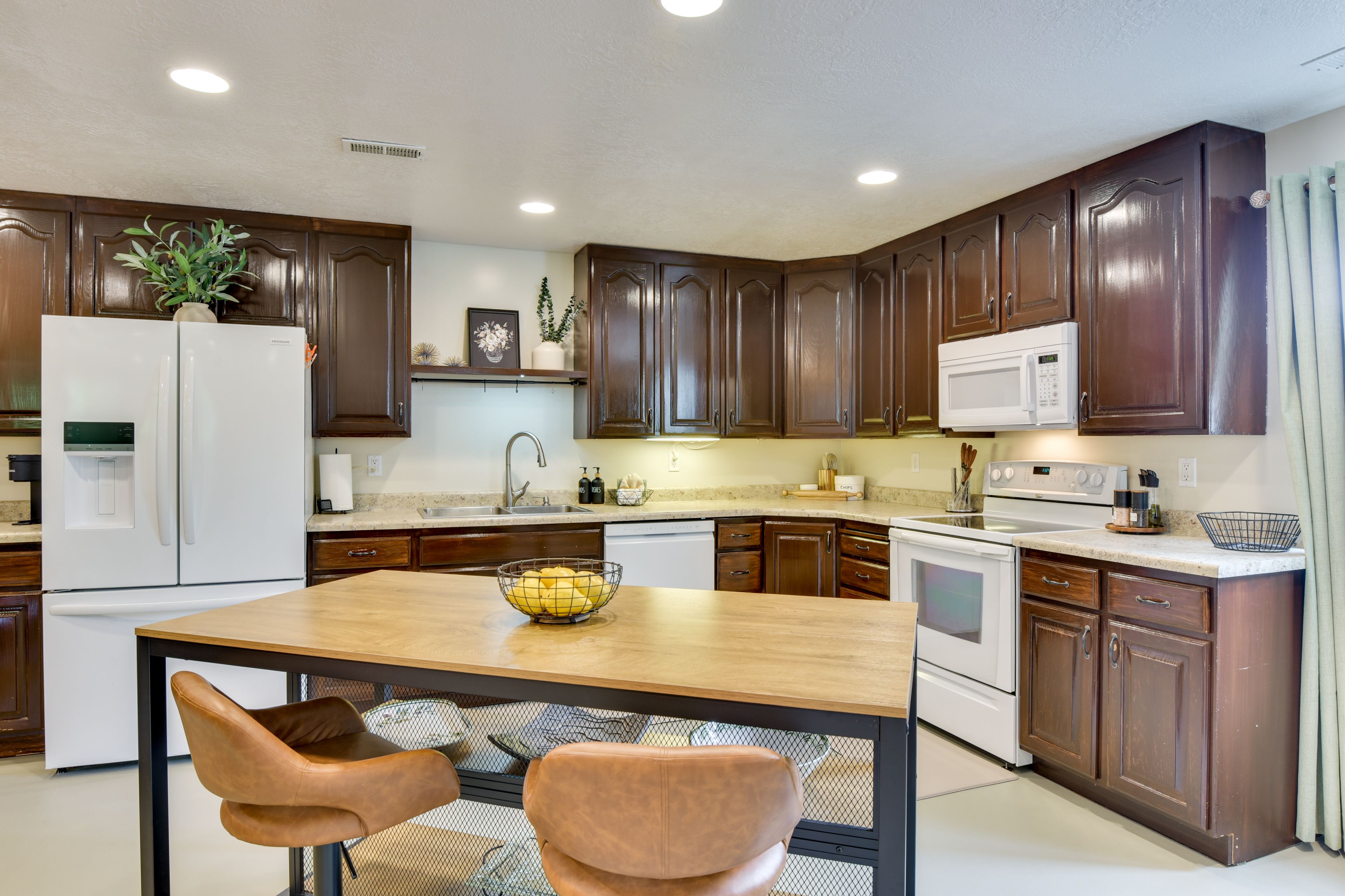 Kitchen | Single-Story Unit on Lower Level