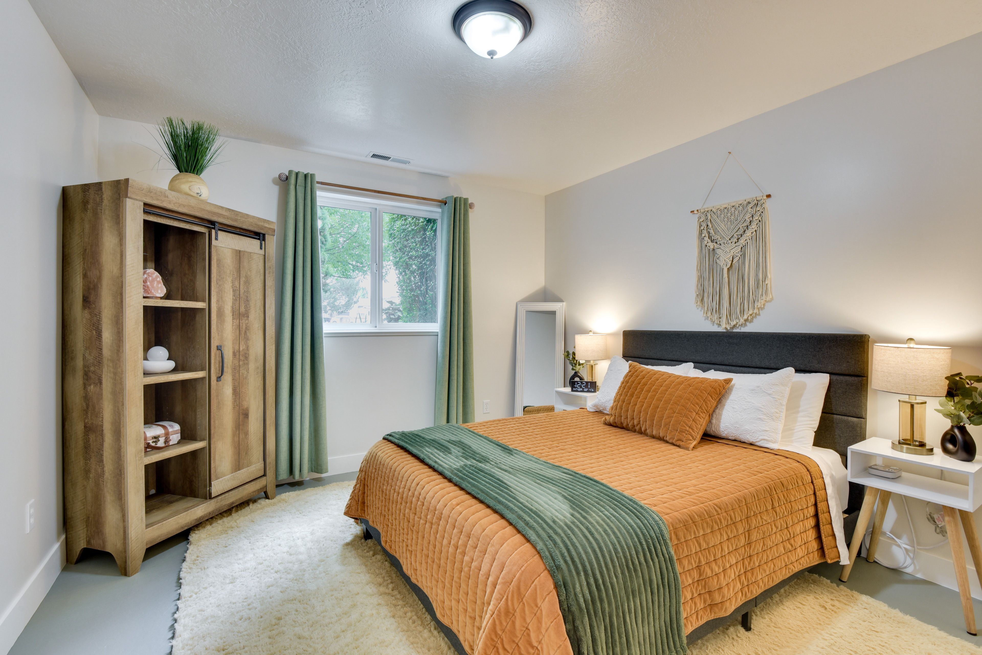 Bedroom 2 | Queen Bed