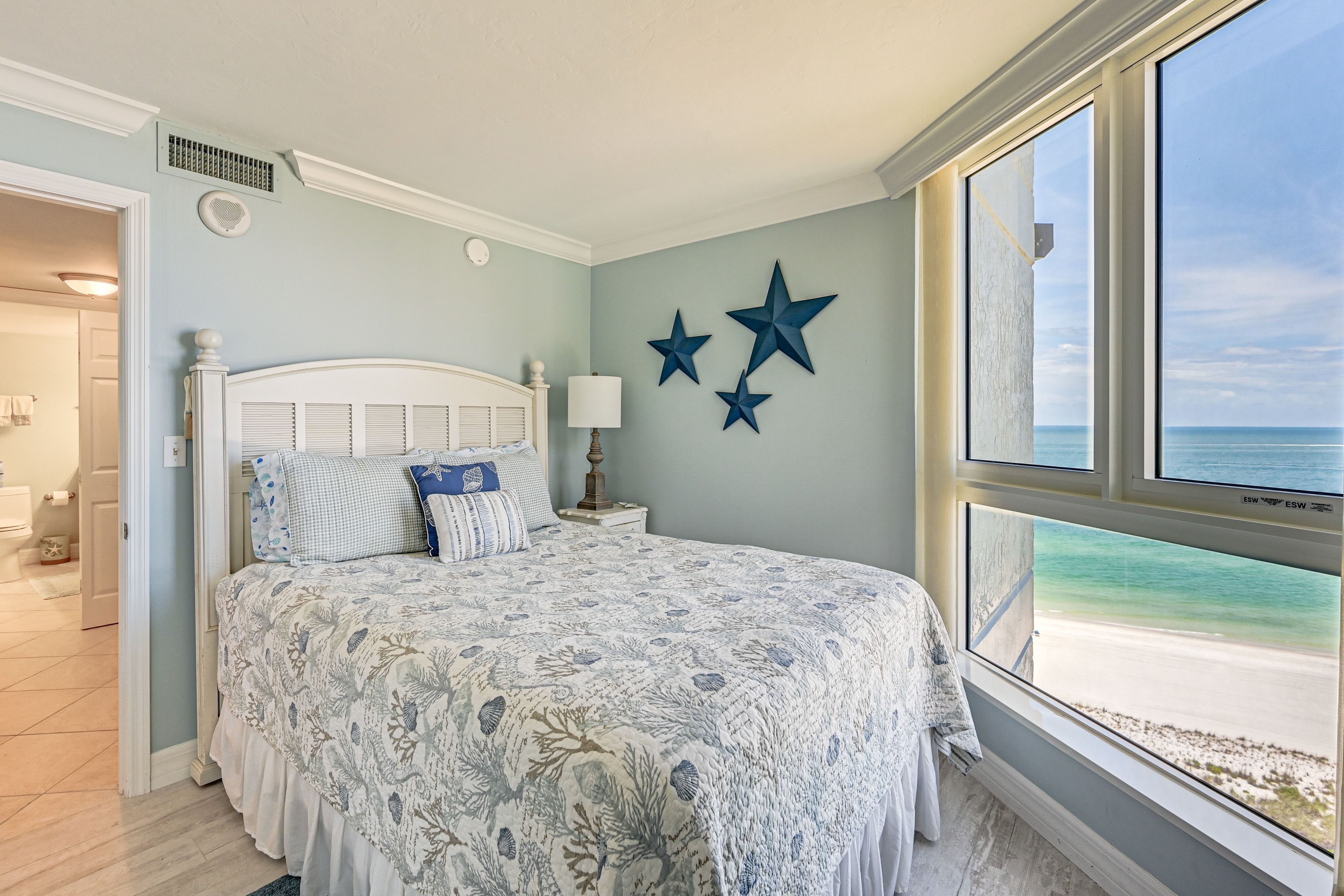 Bedroom 2 | Full Bed | Smart TV