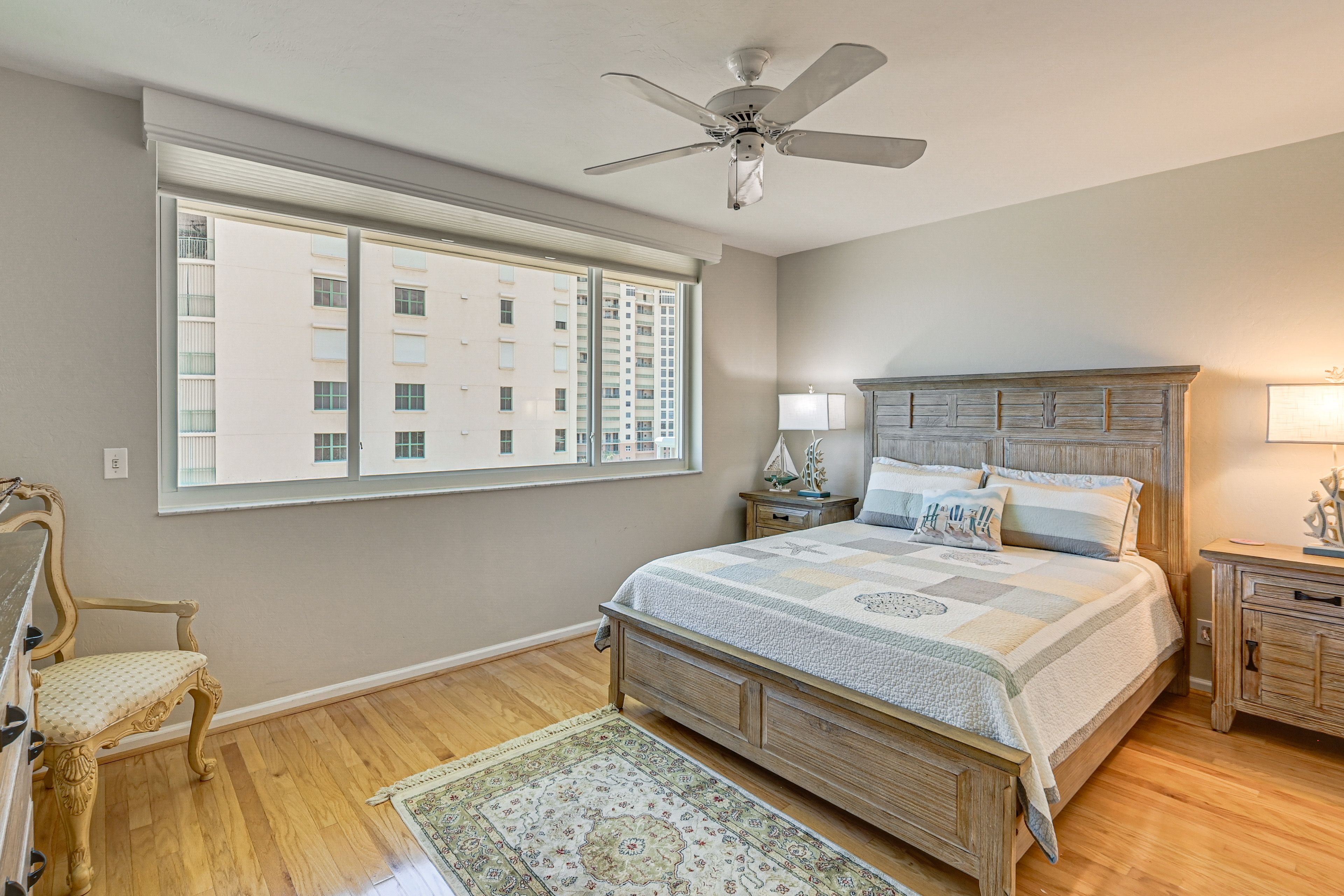 Bedroom 2 | Queen Bed | Smart TV