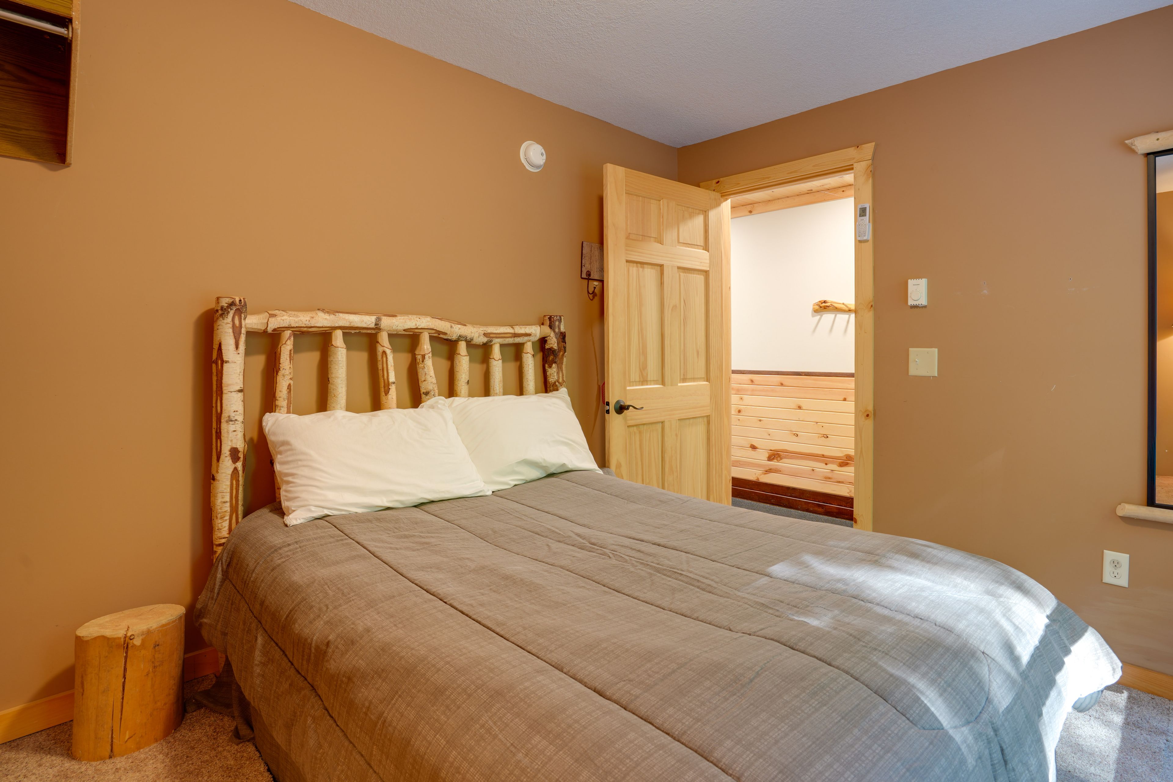 Bedroom 1 | Full Bed | 1st Floor