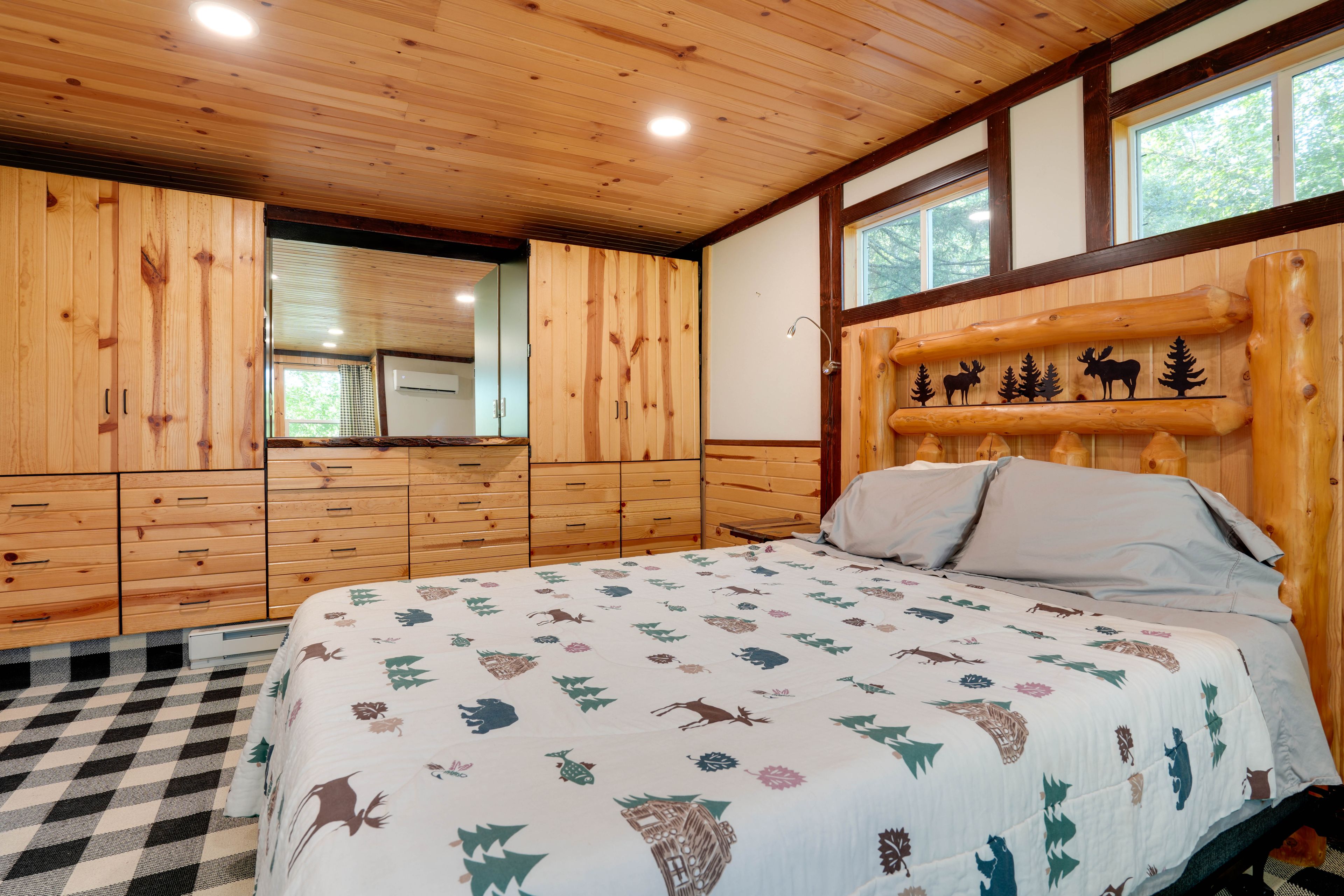 Bedroom 2 | Full Bed | 1st Floor