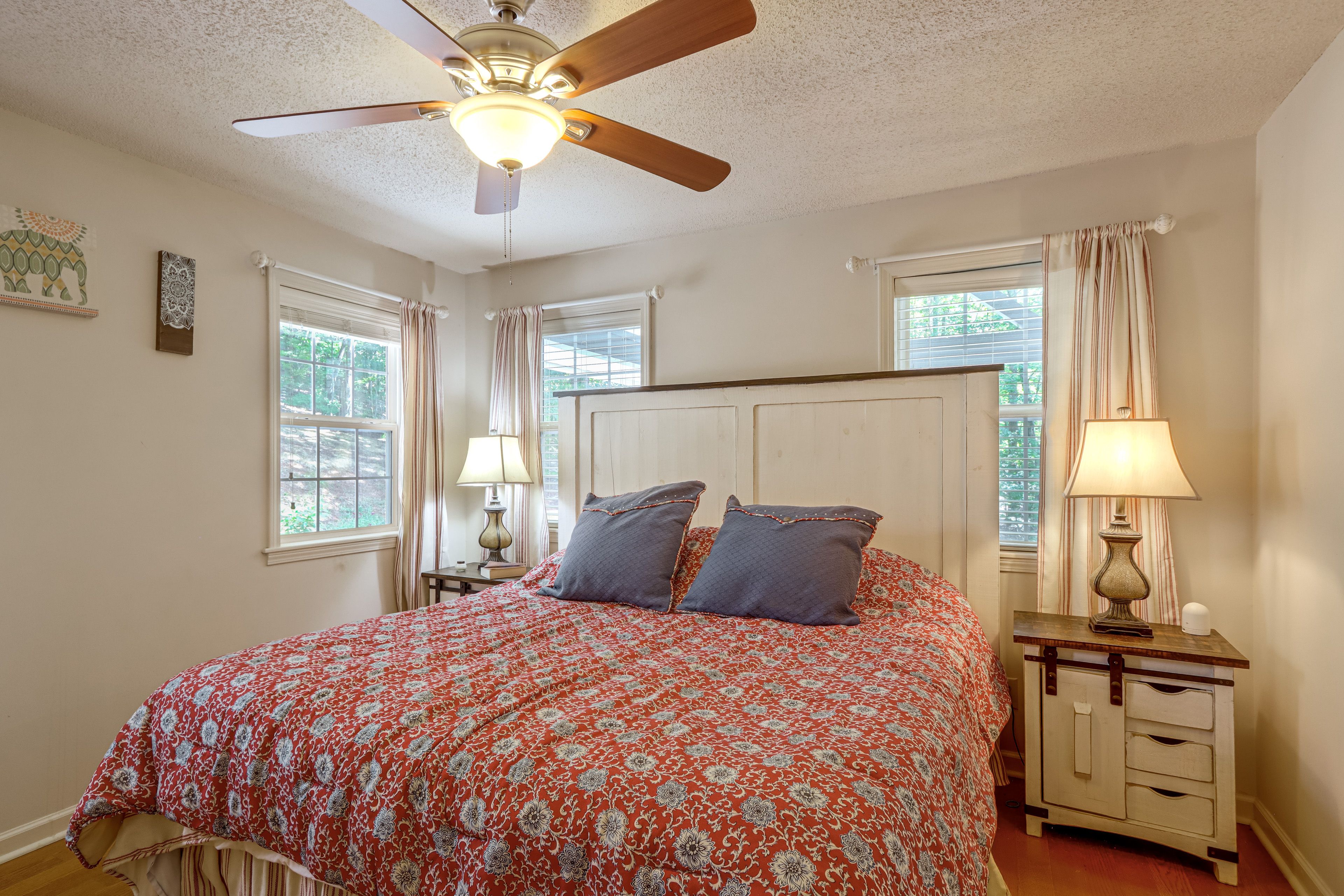 Bedroom 1 | King Bed