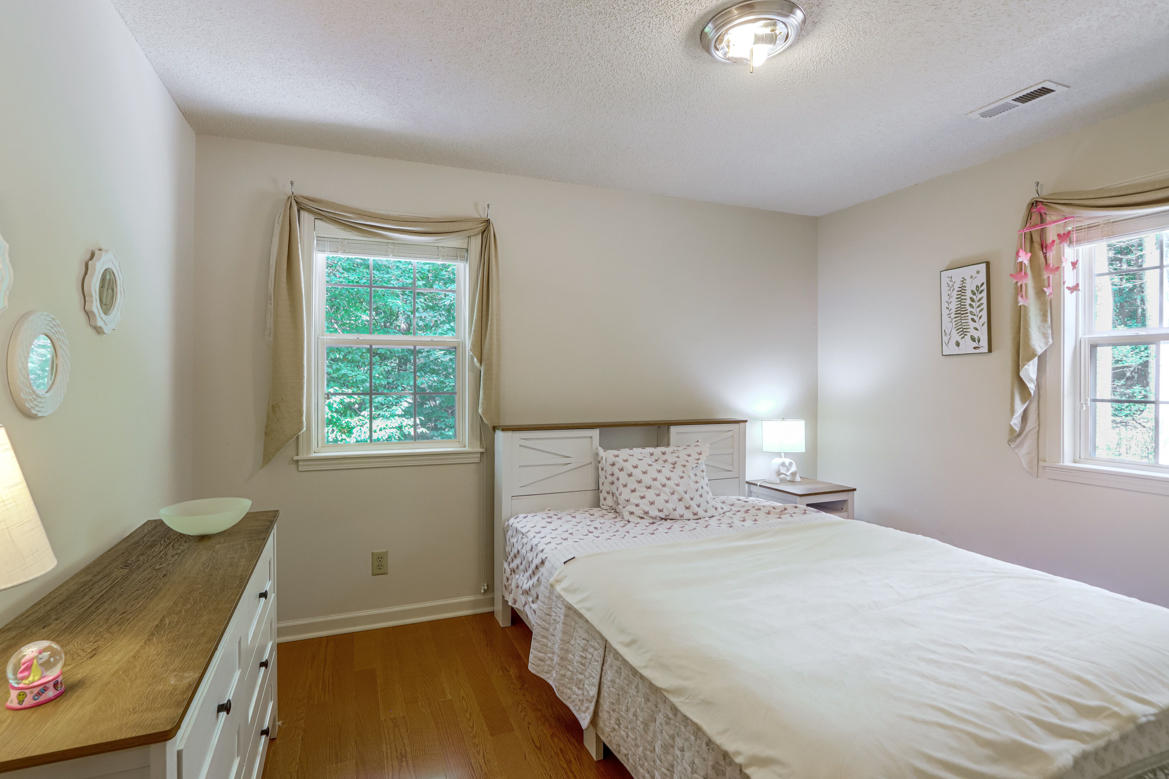 Bedroom 2 | Queen Bed