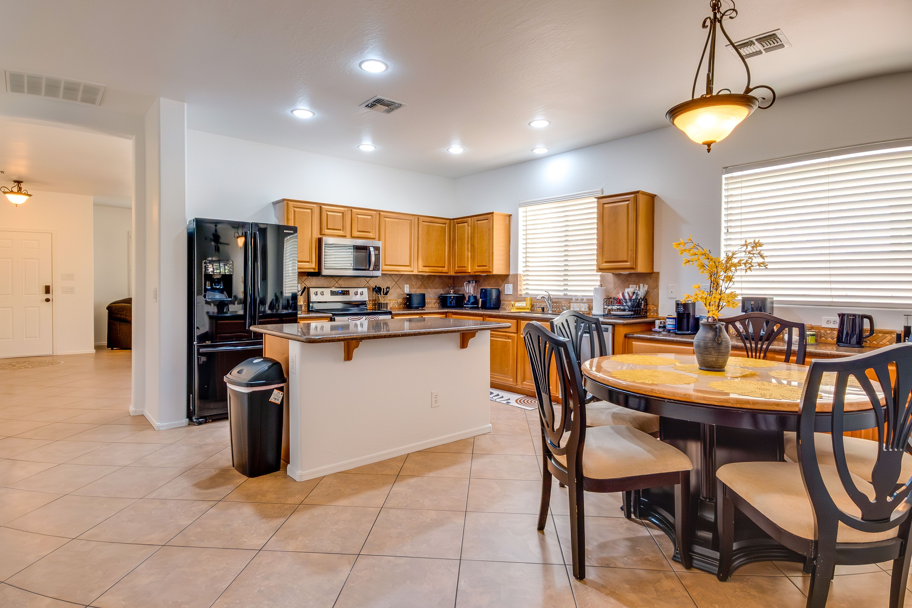 Dining Area & KItchen