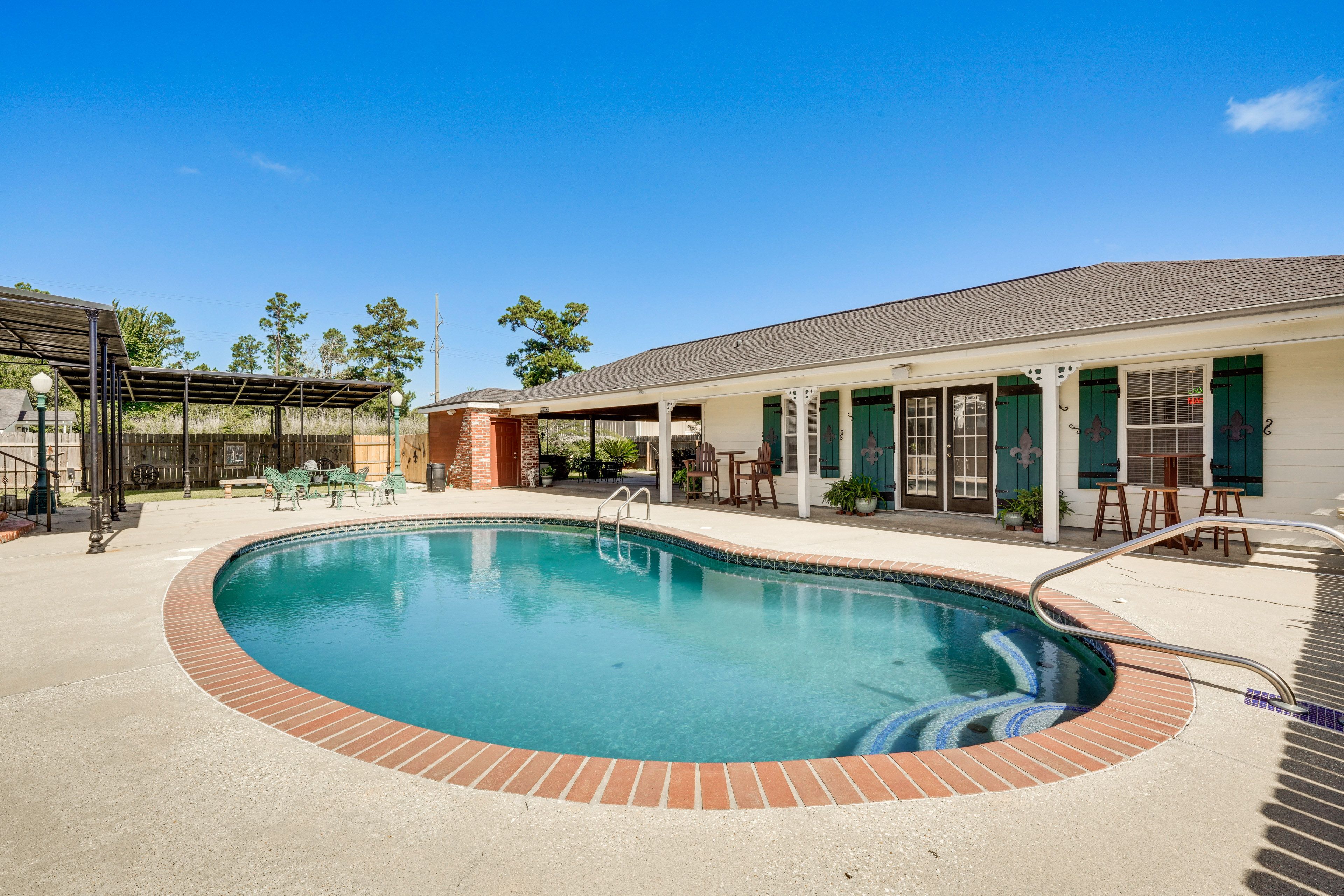 Lake Charles Vacation Rental | 1BR | 1BA | 800 Sq Ft