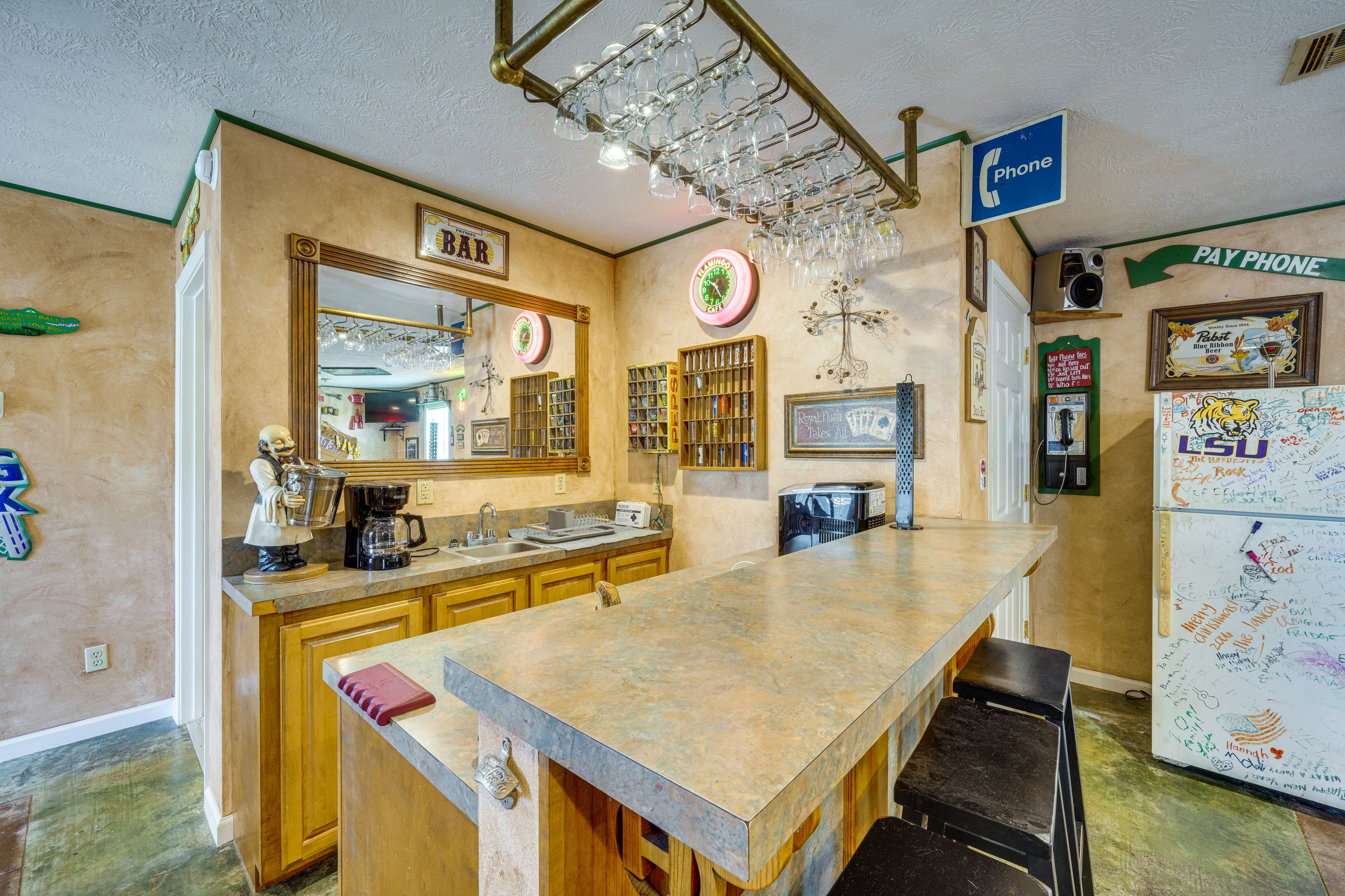 Breakfast Bar | Kitchenette