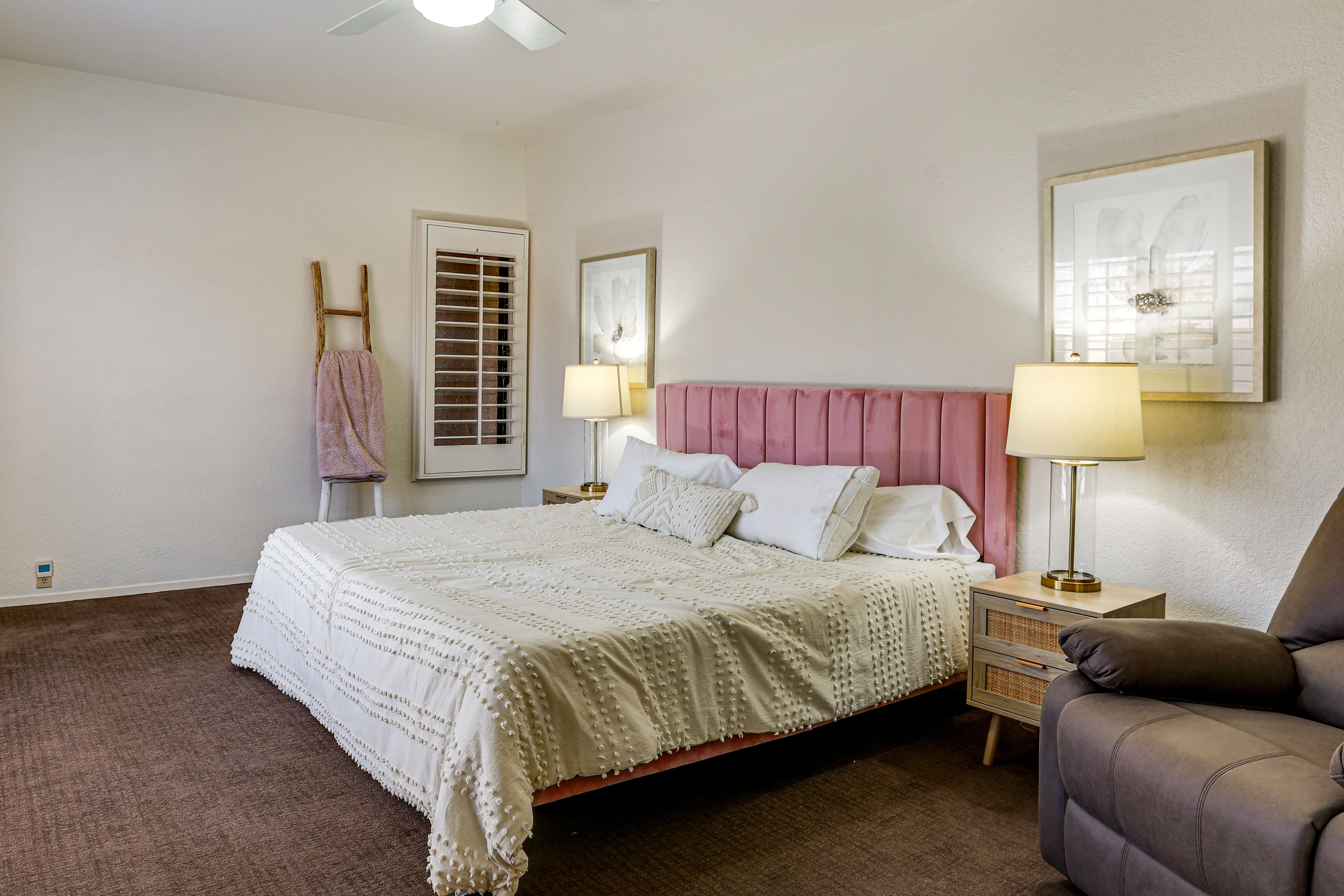 Bedroom 1 | King Bed | En-Suite Bathroom | Patio Access | 2nd Floor