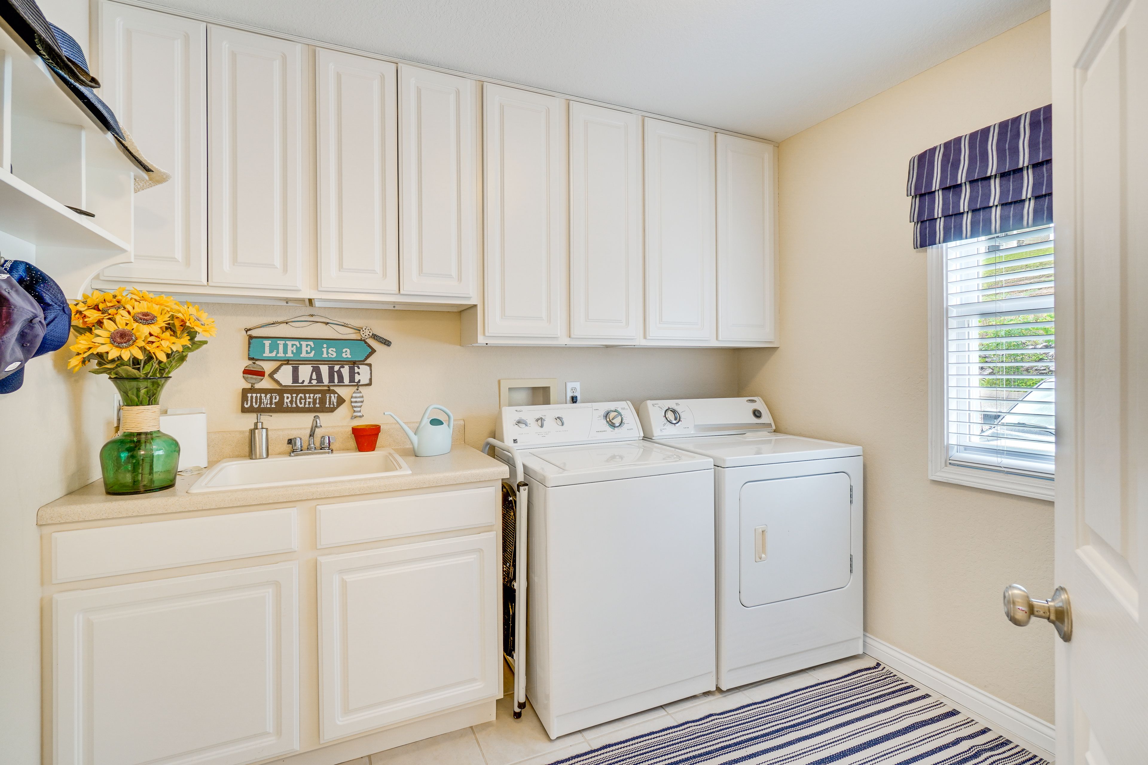 Laundry | Main Floor