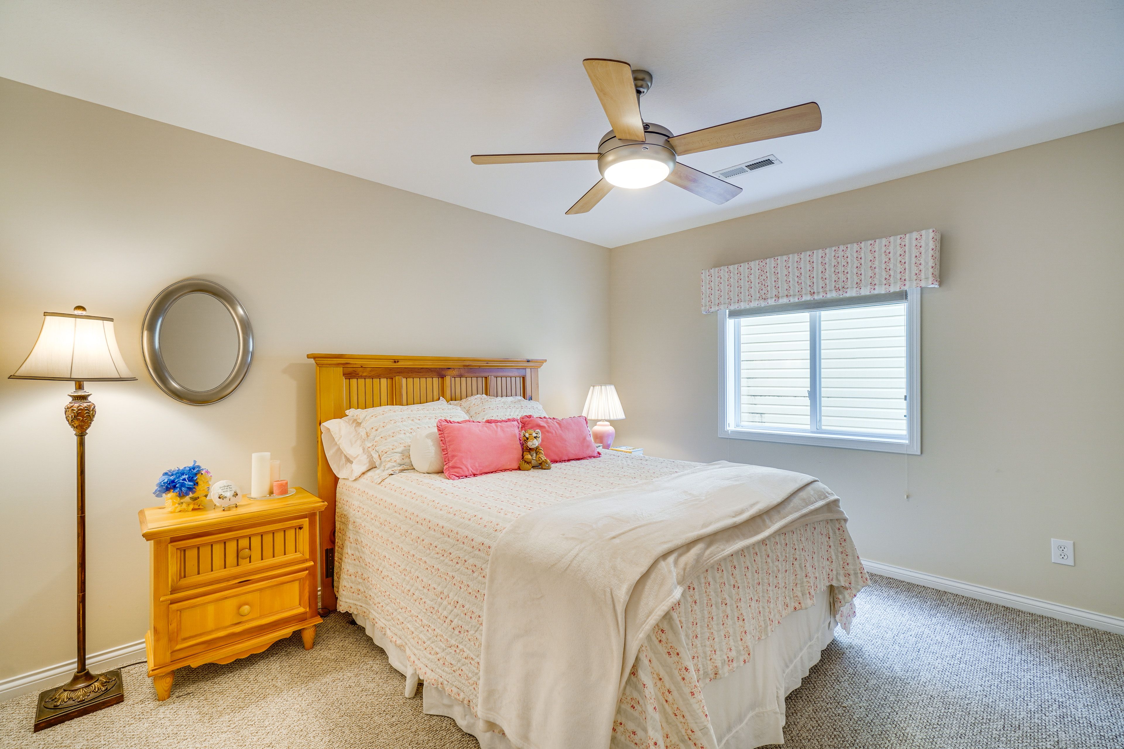 Bedroom 2 | Queen Bed | 2nd Lower Floor