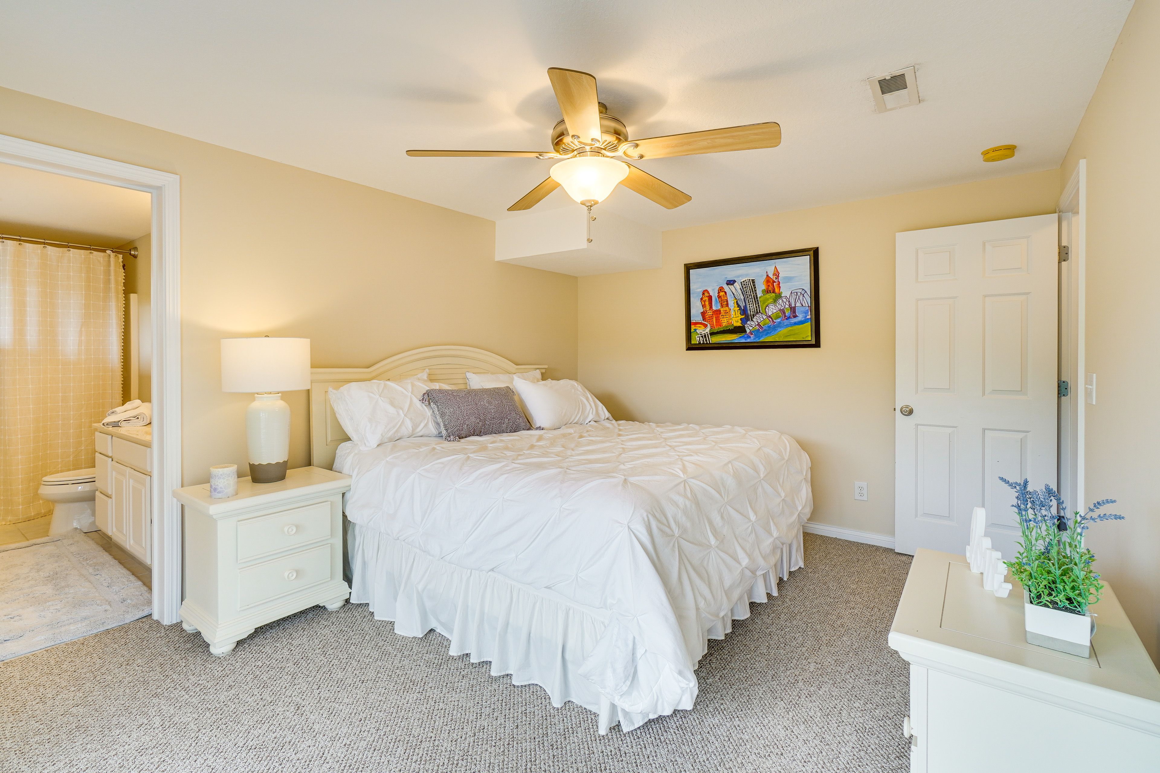 Bedroom 1 | King Bed | 3rd Lower Floor