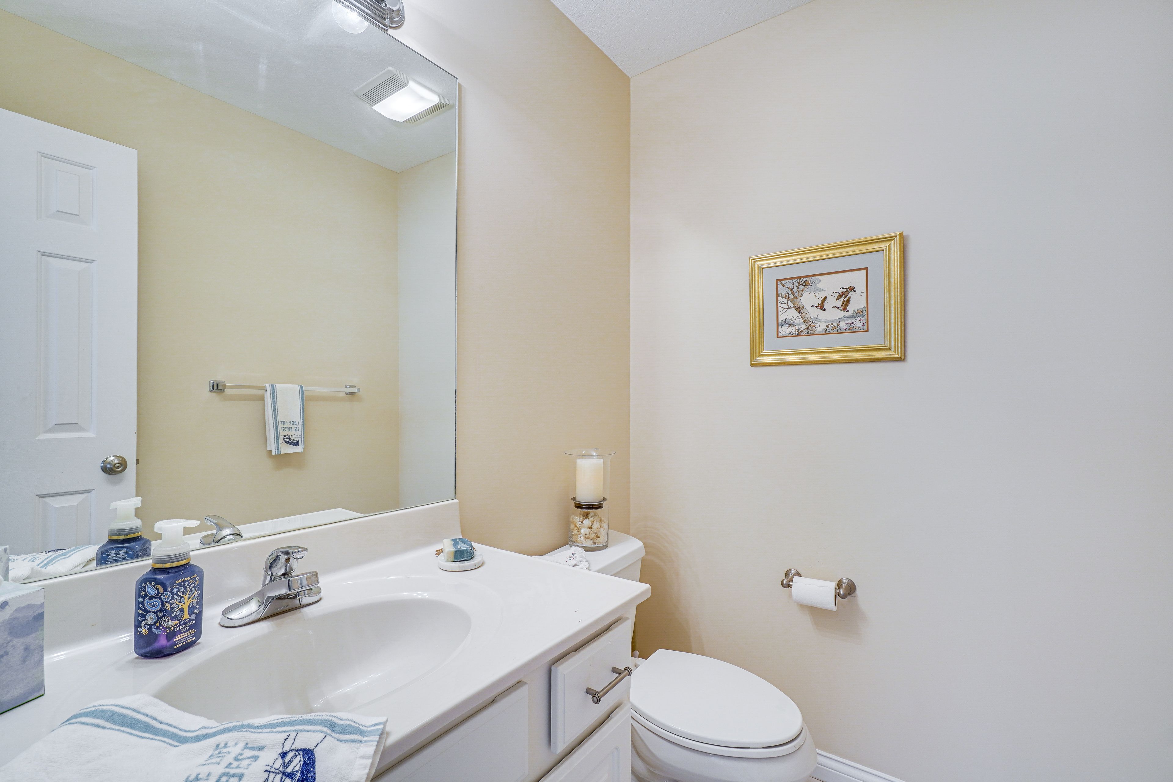 Half Bathroom | Main Floor