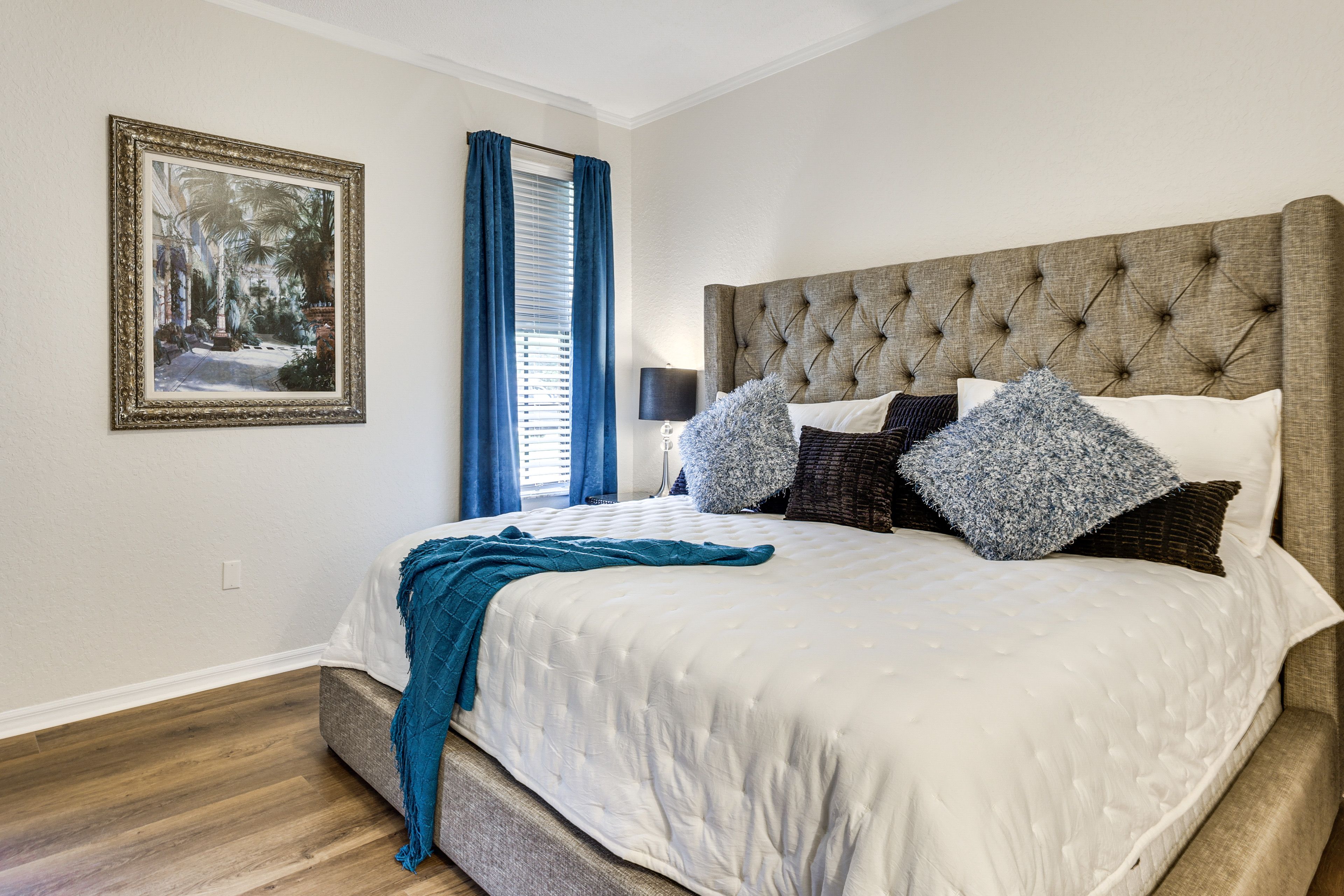 Bedroom 1 | King Bed