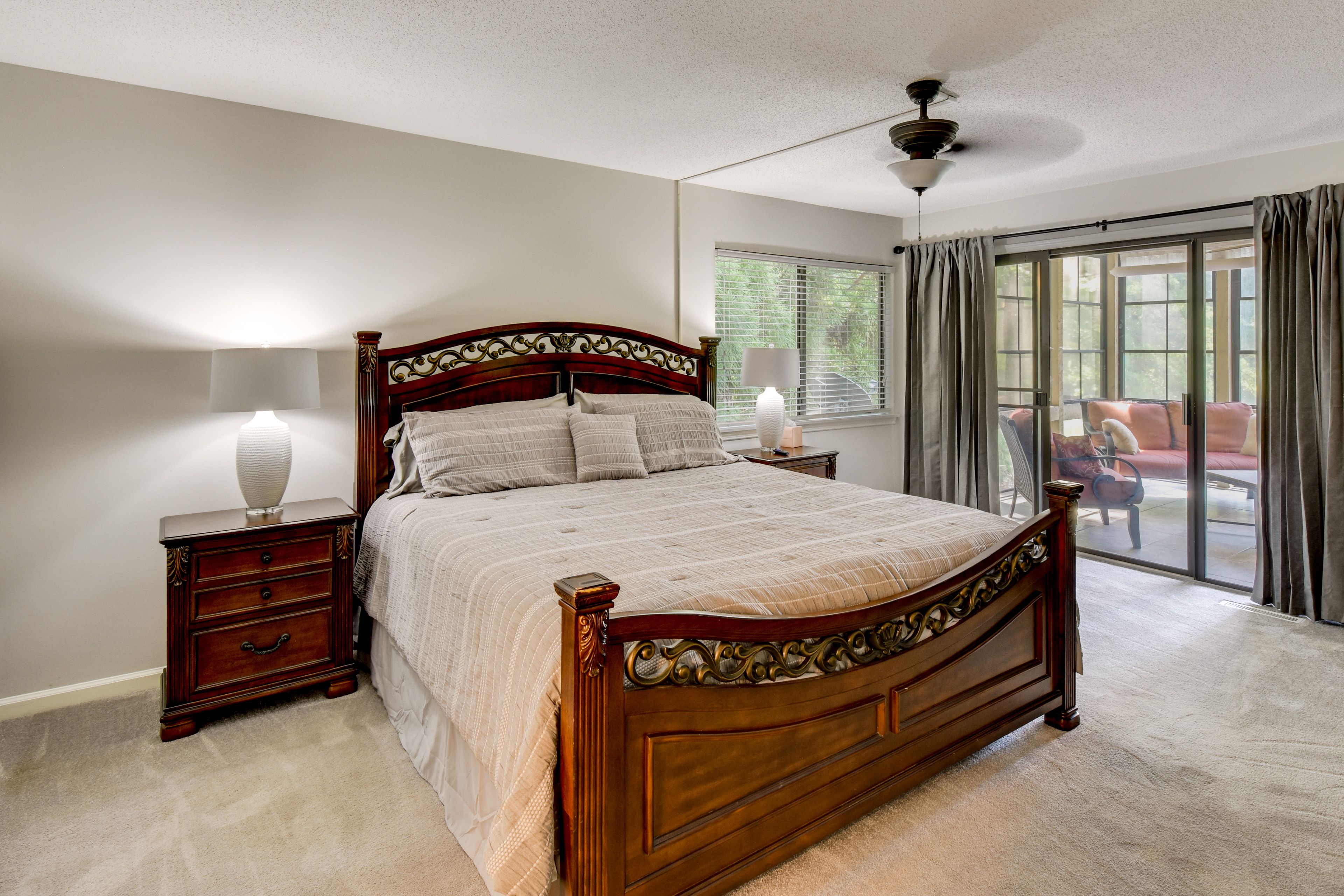 Bedroom 1 | King Bed