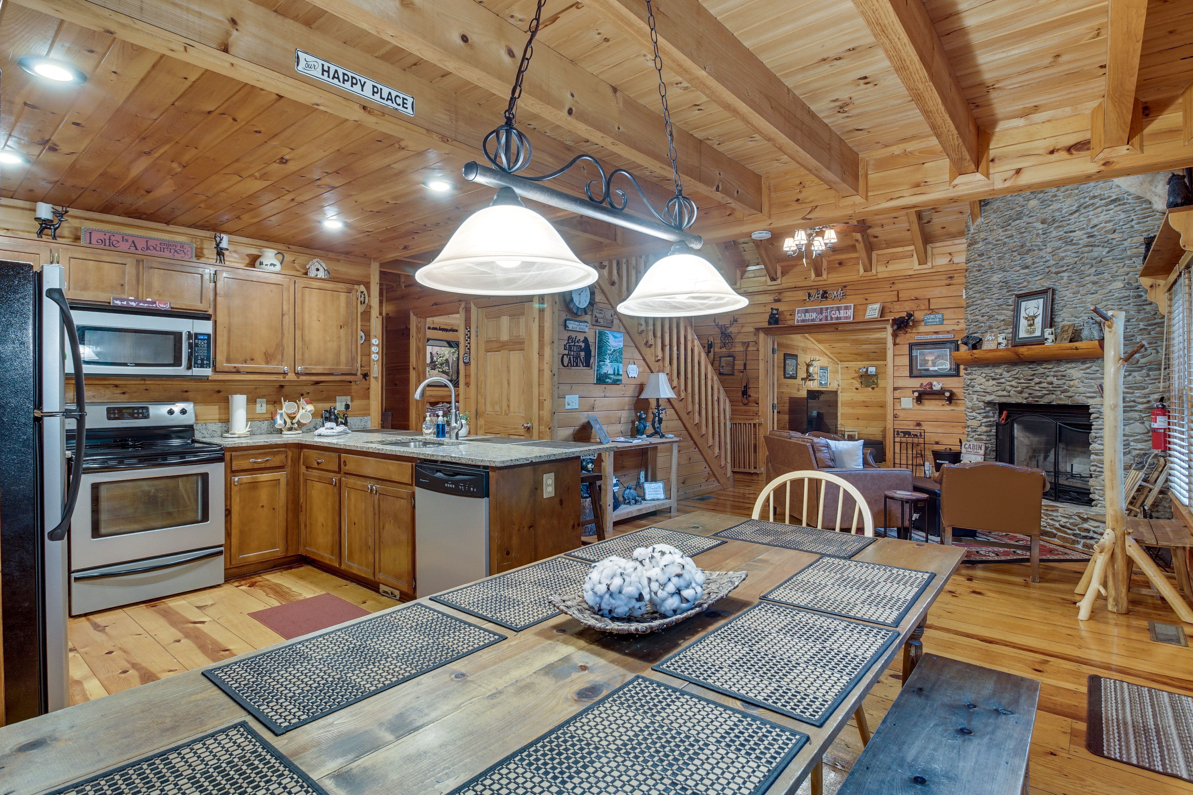 Dining Area | Dishware/Flatware Provided | Main Level