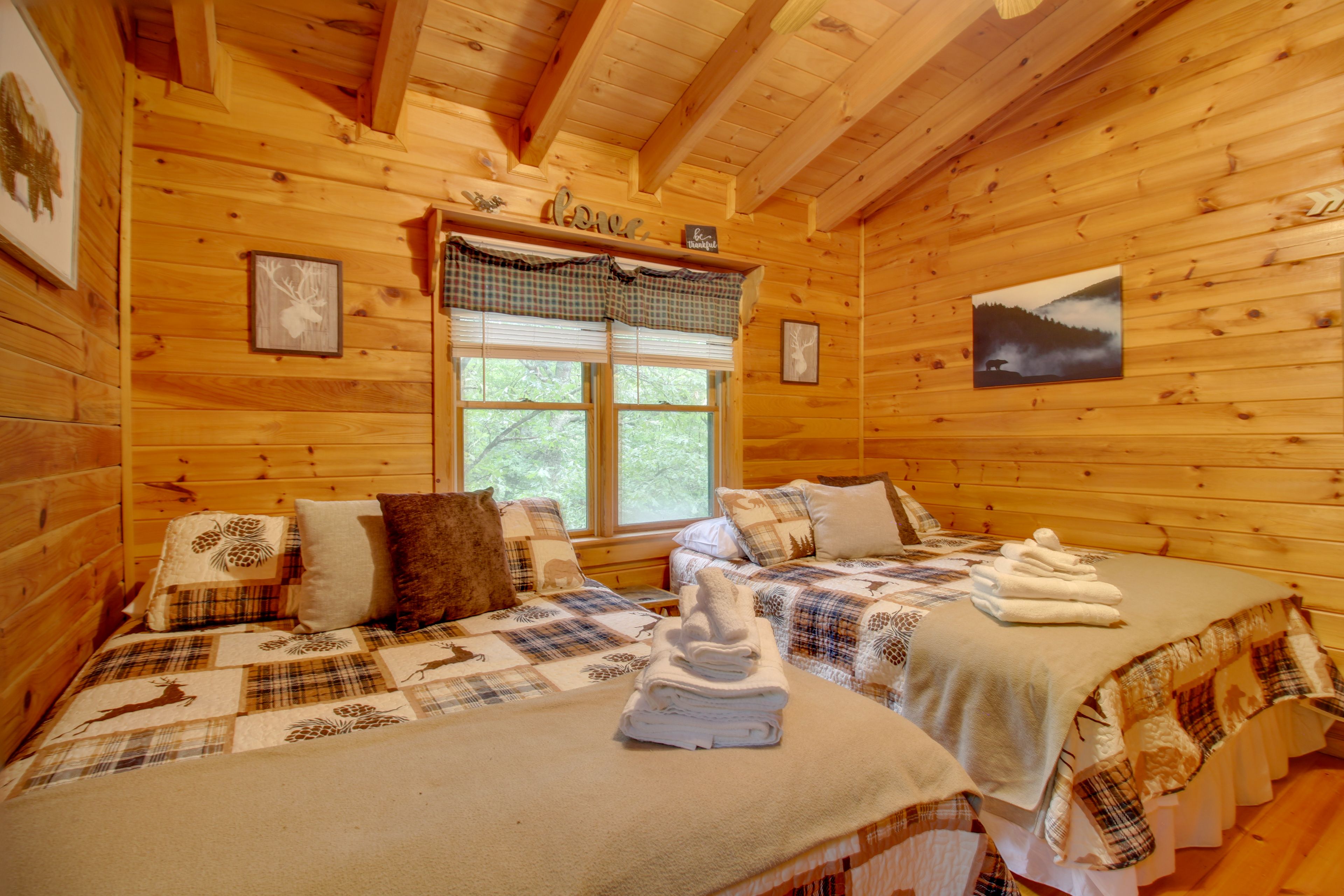 Bedroom 2 | 2 Queen Beds | Smart TV