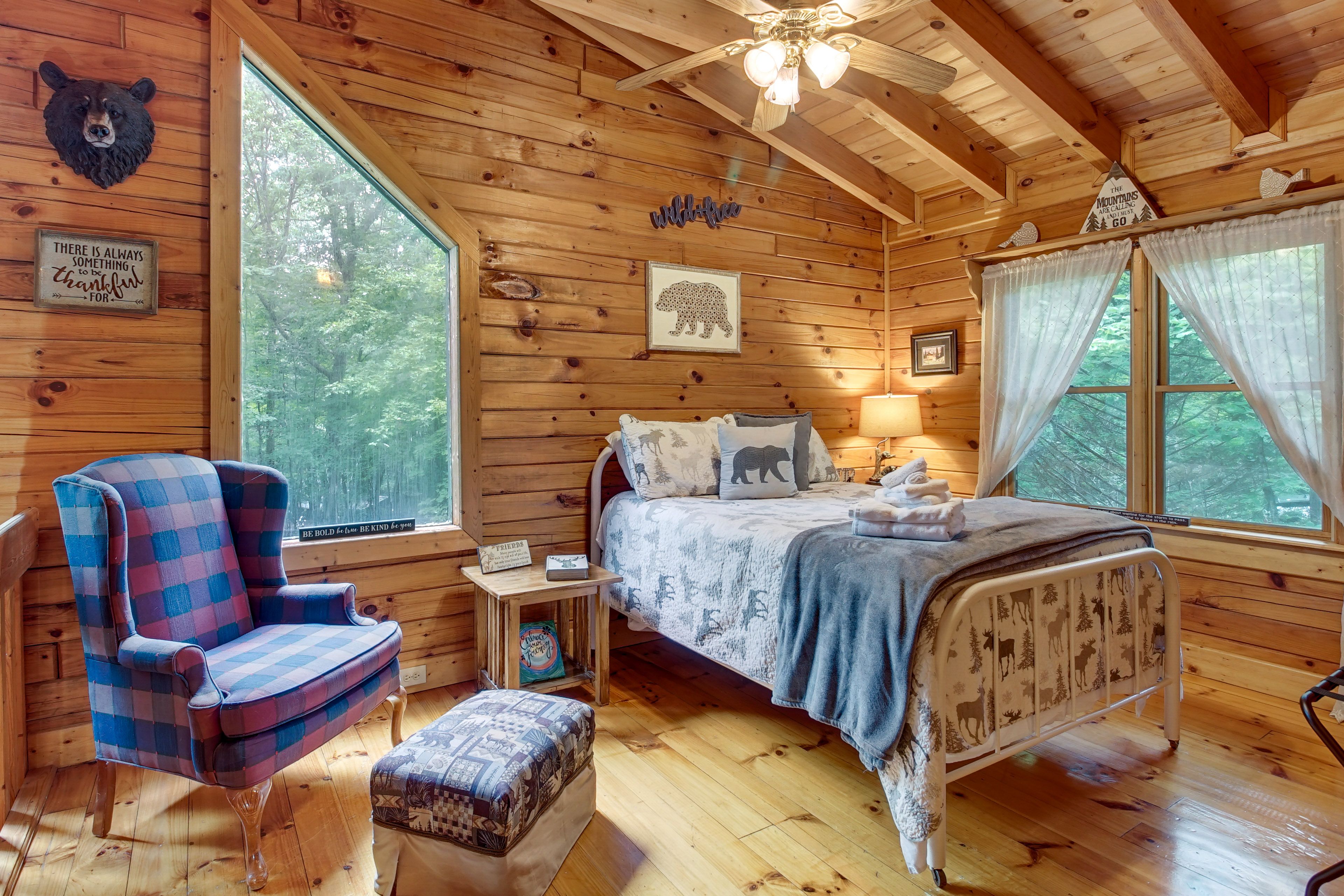 Loft | Queen Bed | Upper Level