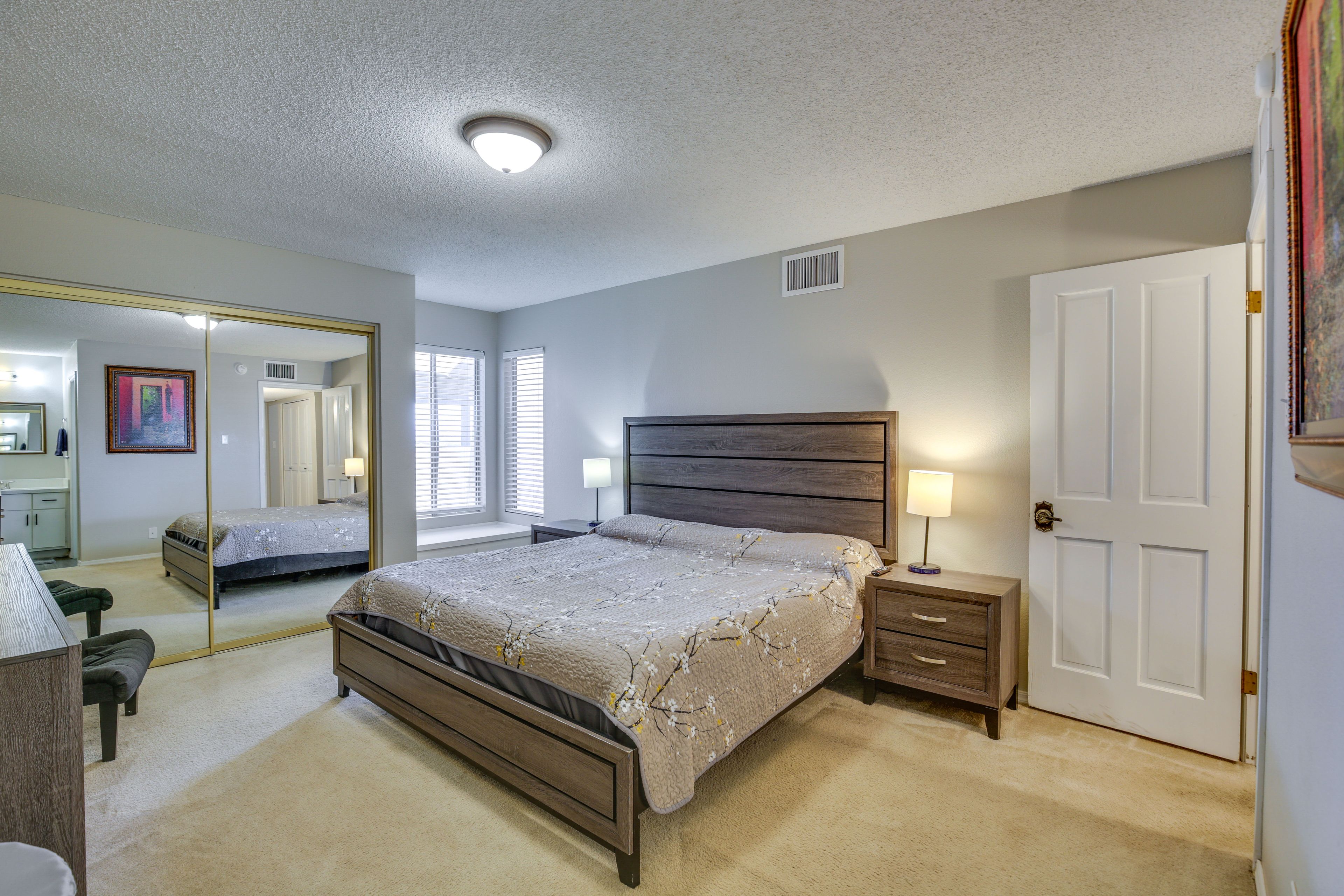 Bedroom 1 | King Bed | En-Suite Bathroom
