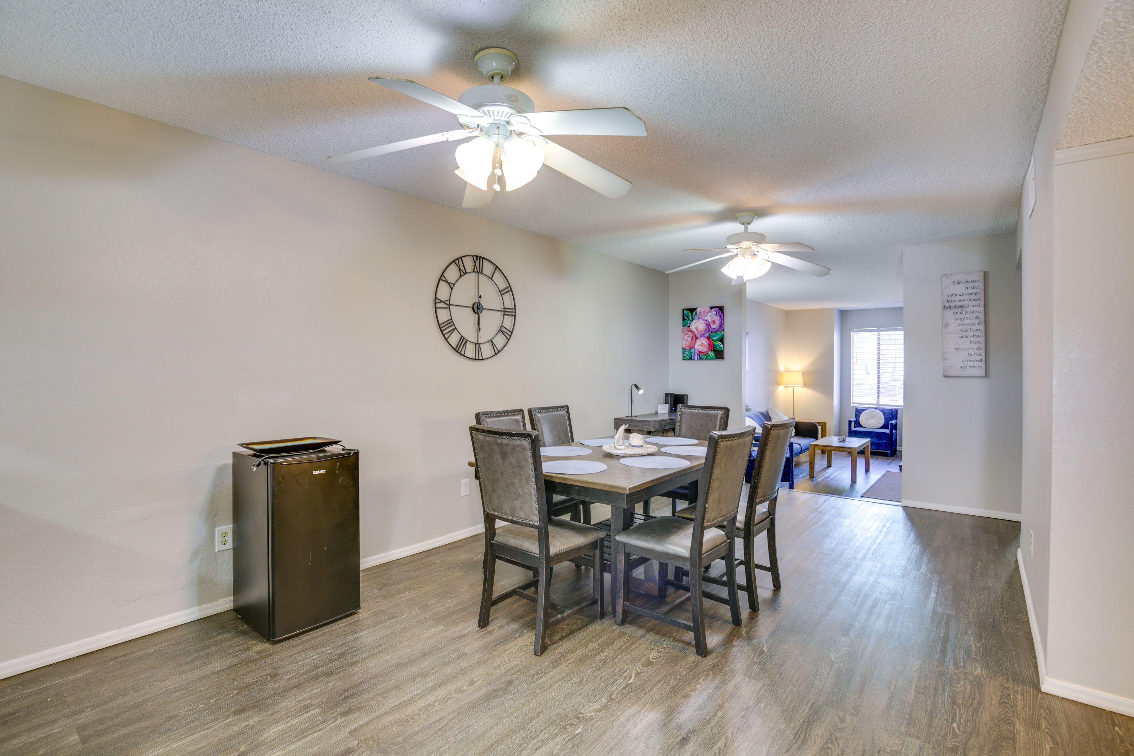 Dining Area | Dishes & Flatware Provided