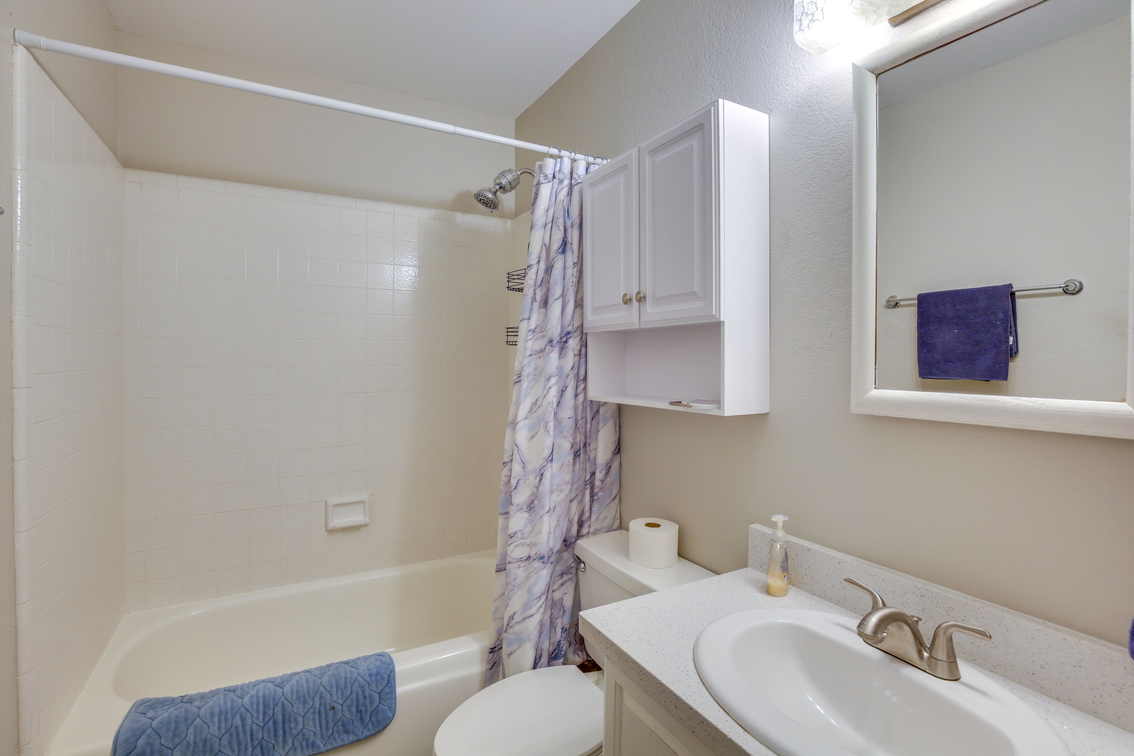Full Bathroom