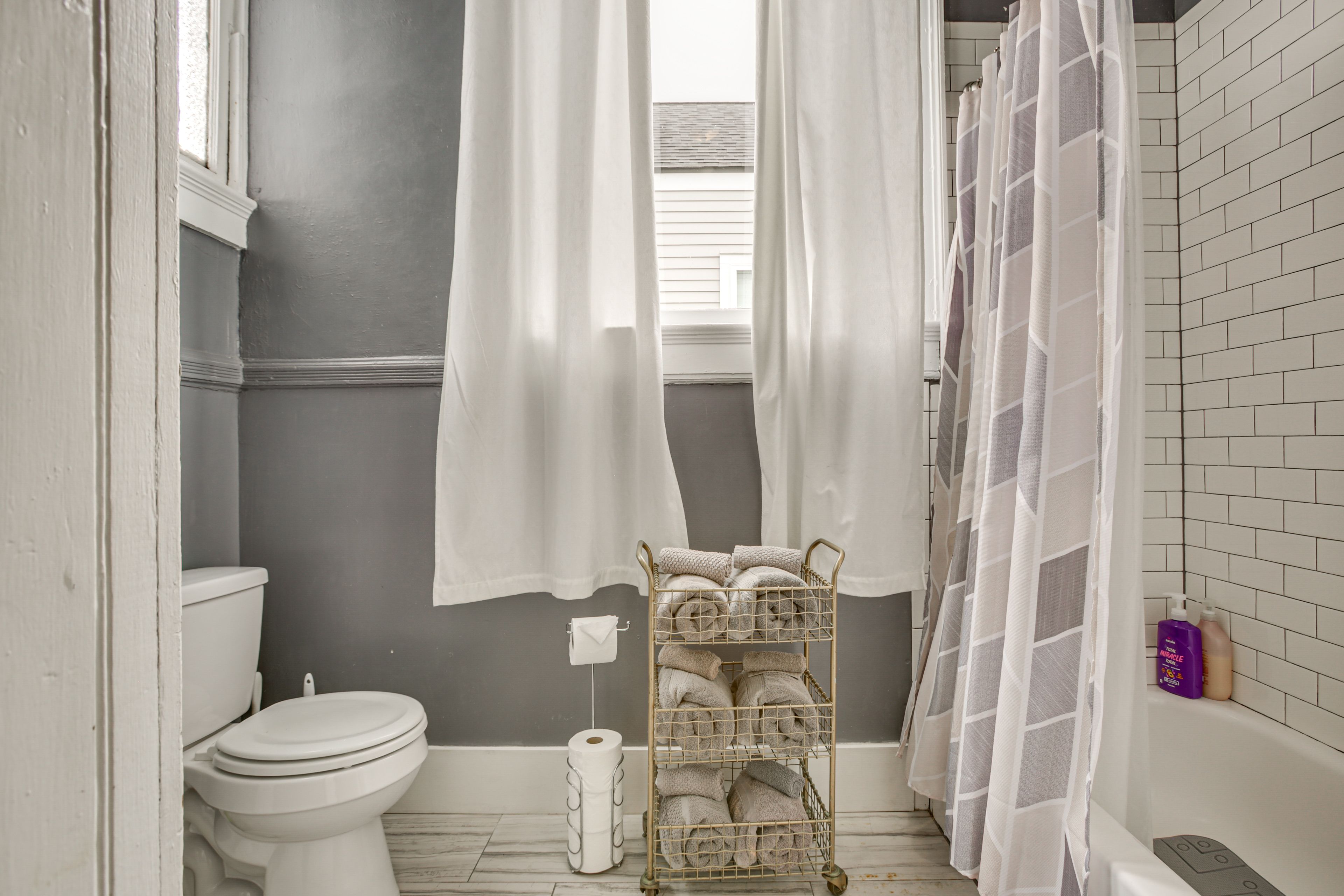 Bathroom | 2nd Floor