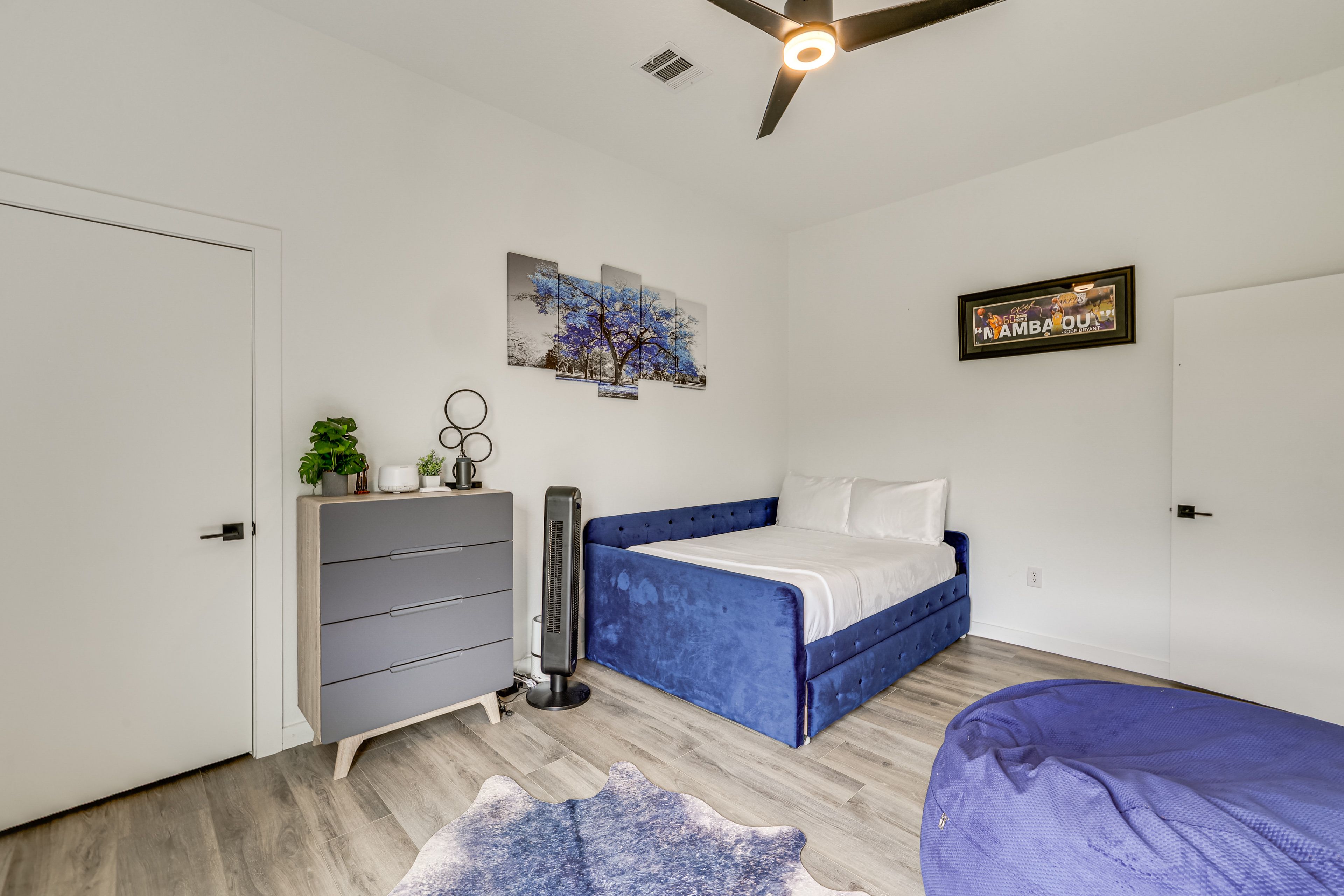 Bedroom 3 | Full Daybed w/ Twin Trundle | Pac-Man Arcade Machines